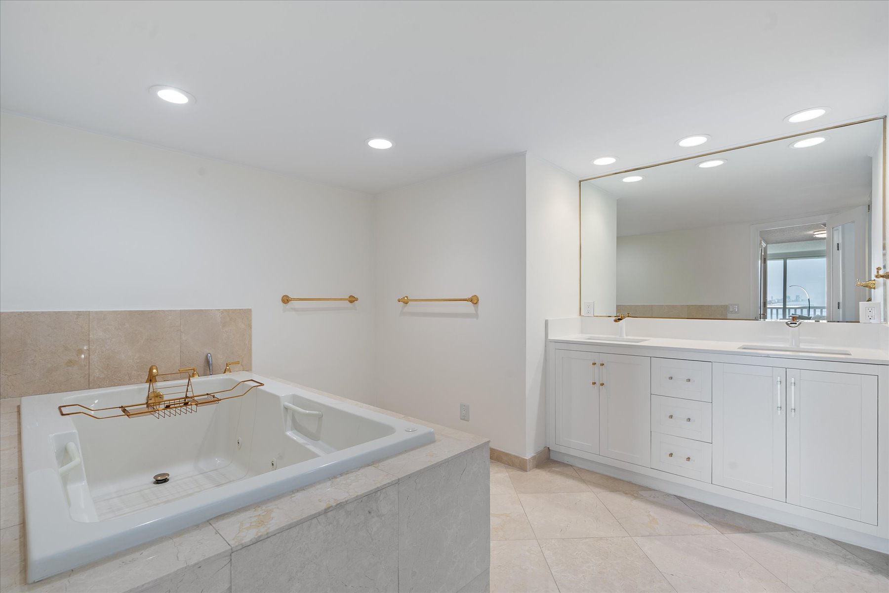 2200 S Ocean Ln #1608