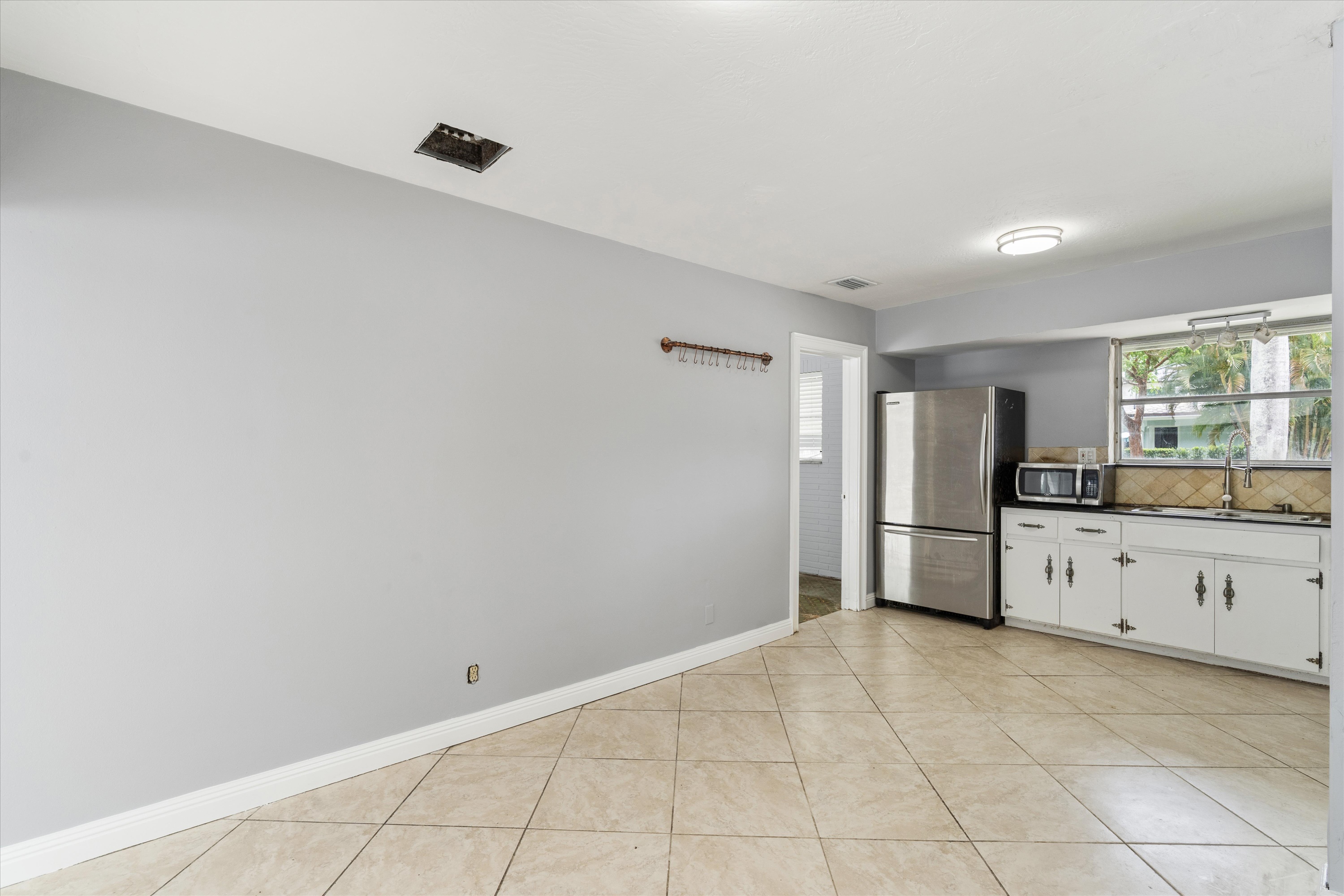 1101 Cordova Rd 