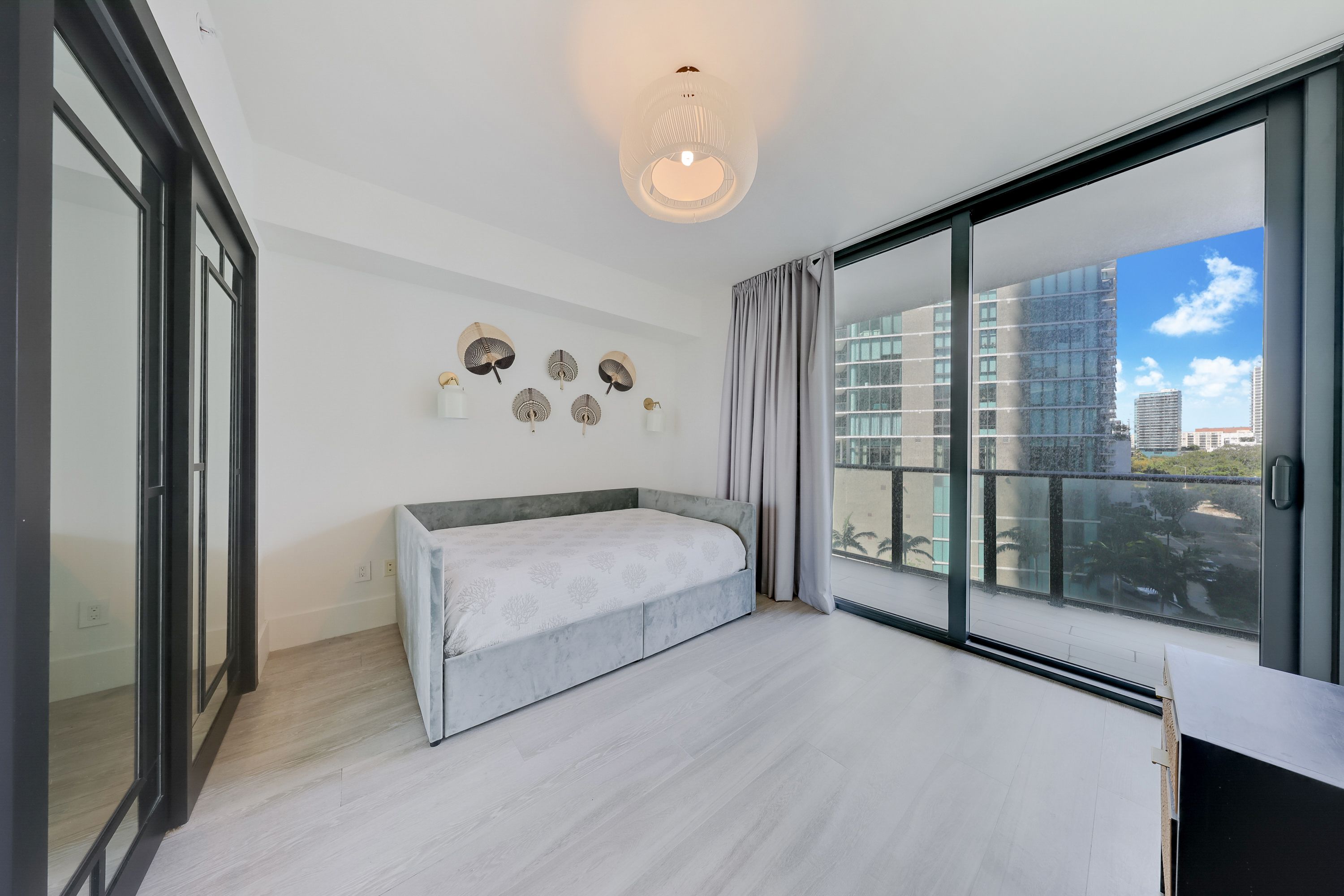 3131 NE 7th Ave Unit# 603