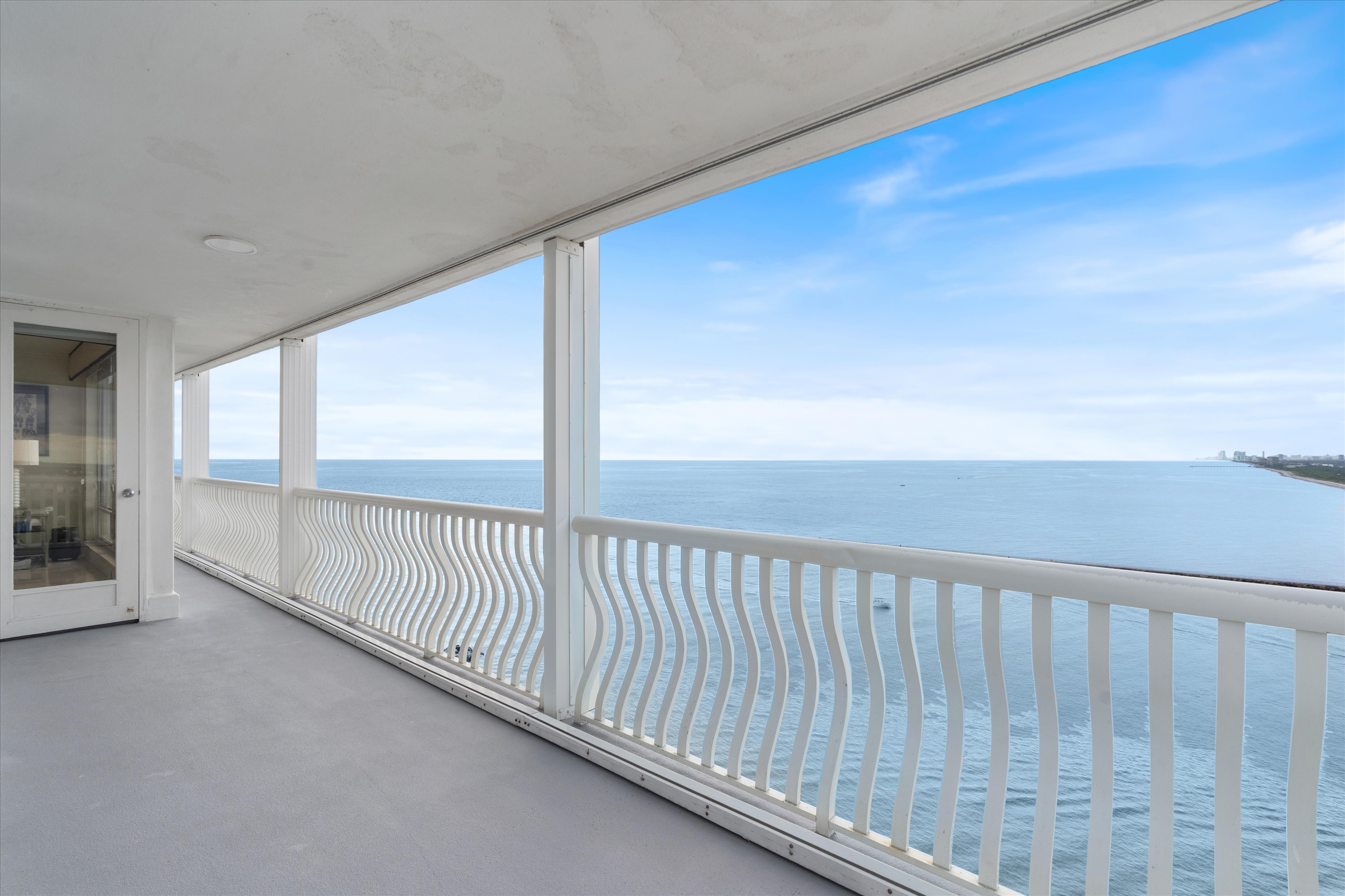 2200 S Ocean Ln #1902