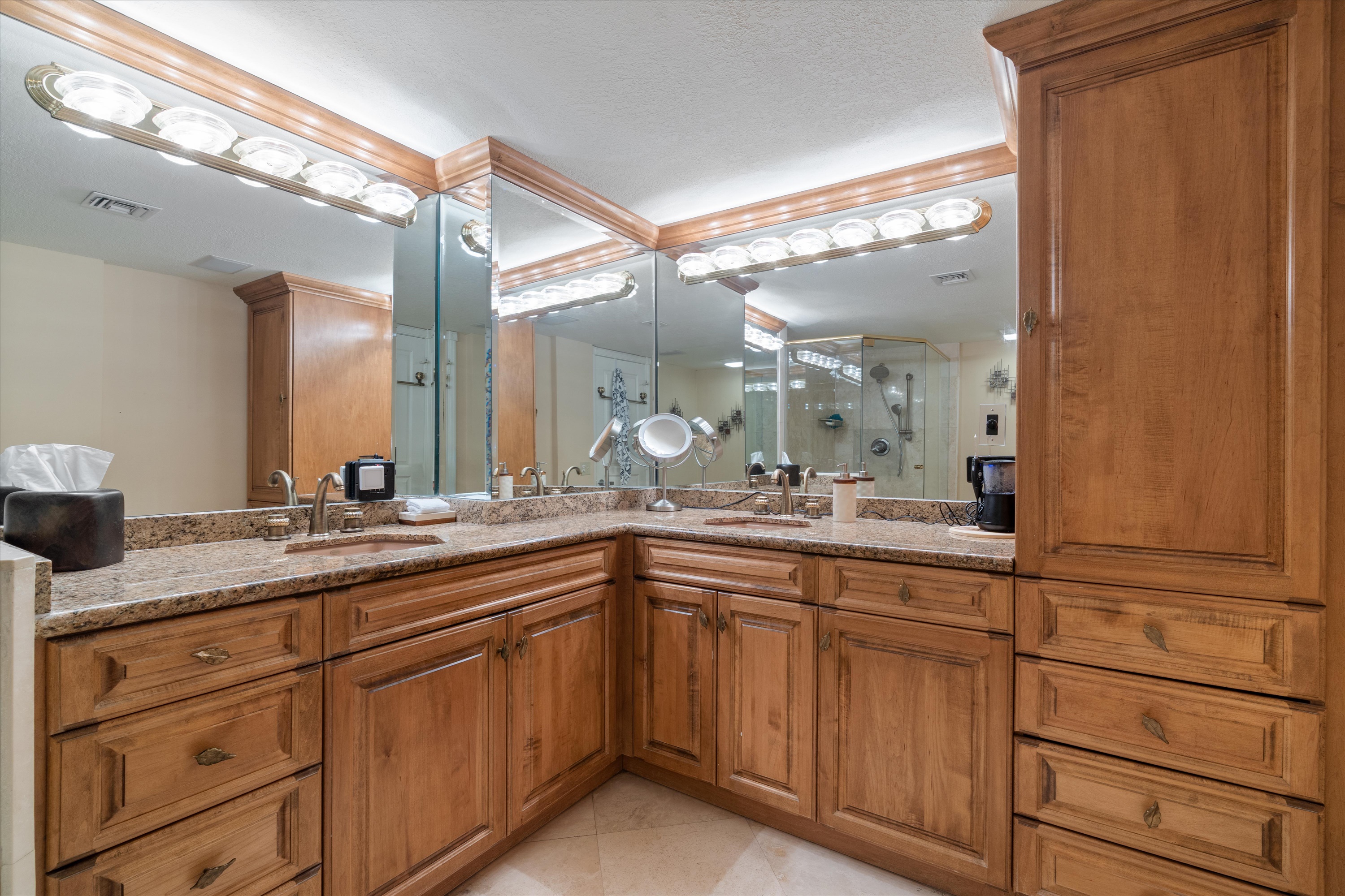 2200 S Ocean Ln #1902