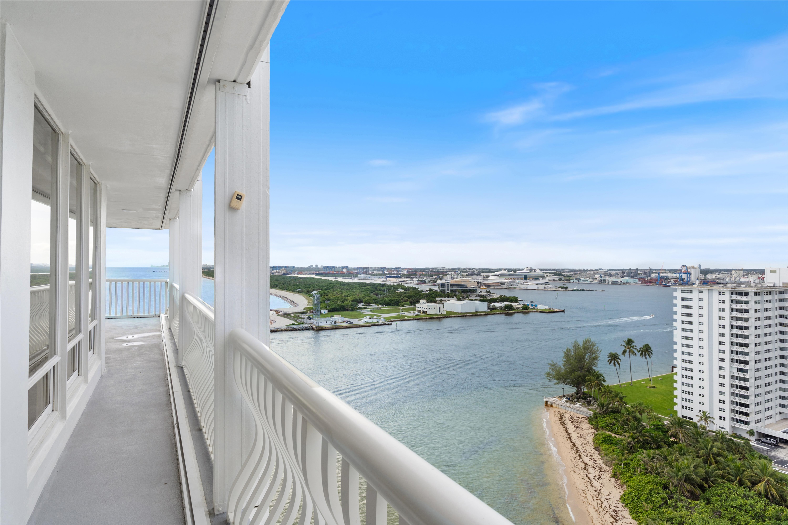 2200 S Ocean Ln #1902