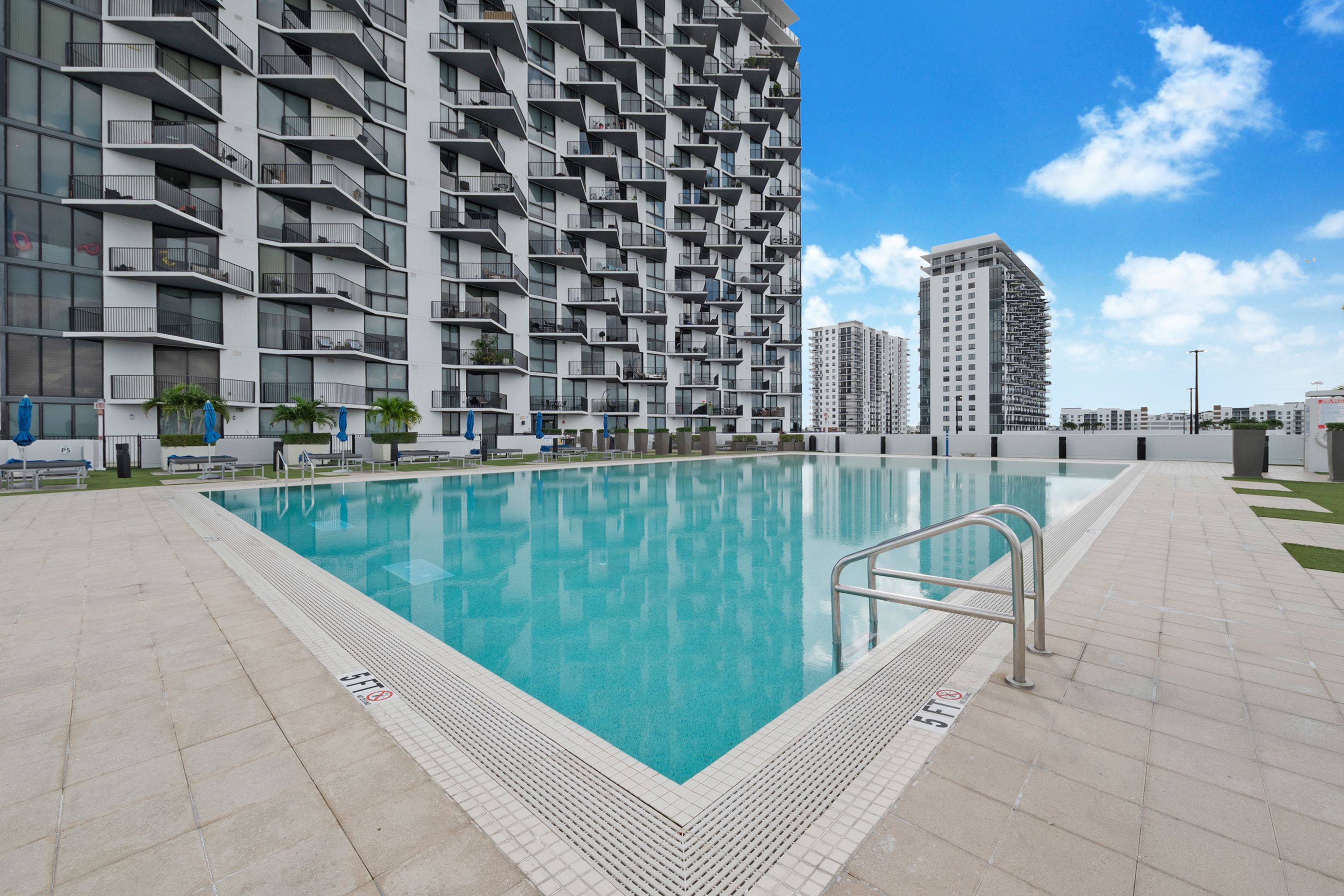 5300 Paseo Blvd Unit# 1205
