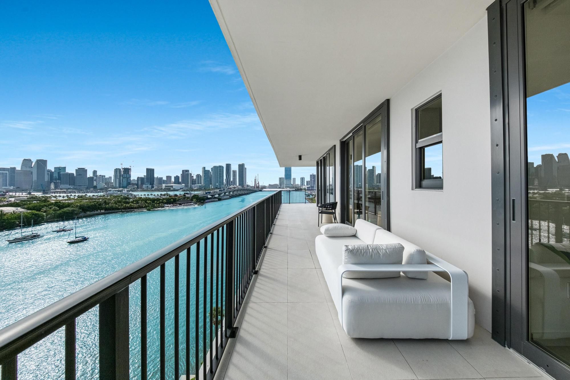 1000 Venetian Way Unit# 1004