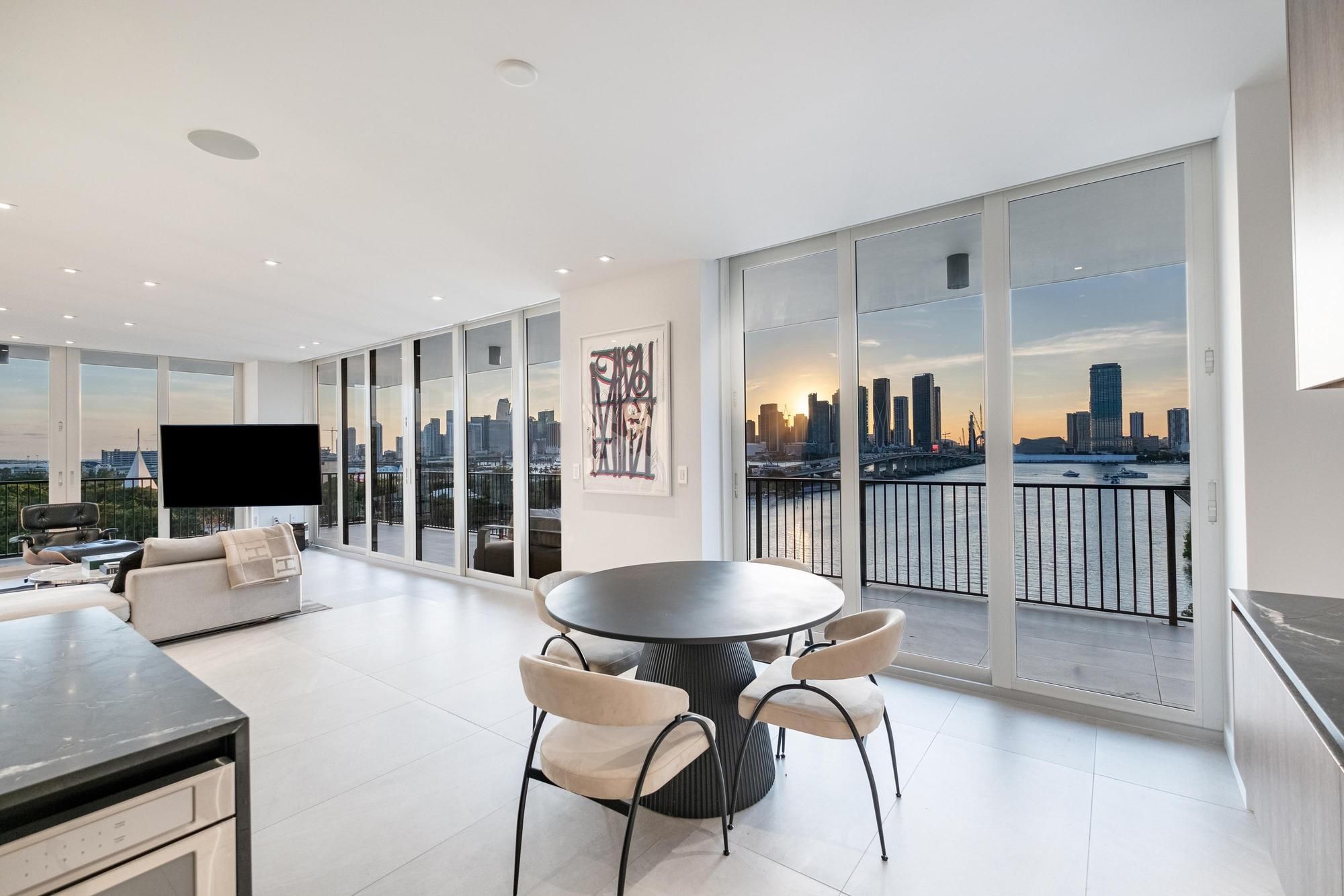 1000 Venetian Way Unit# 1004