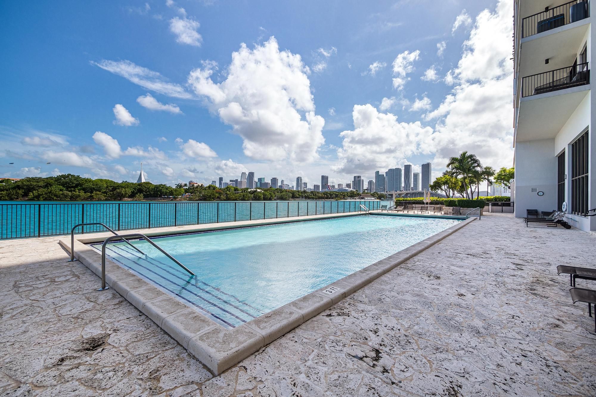 1000 Venetian Way Unit# 1004