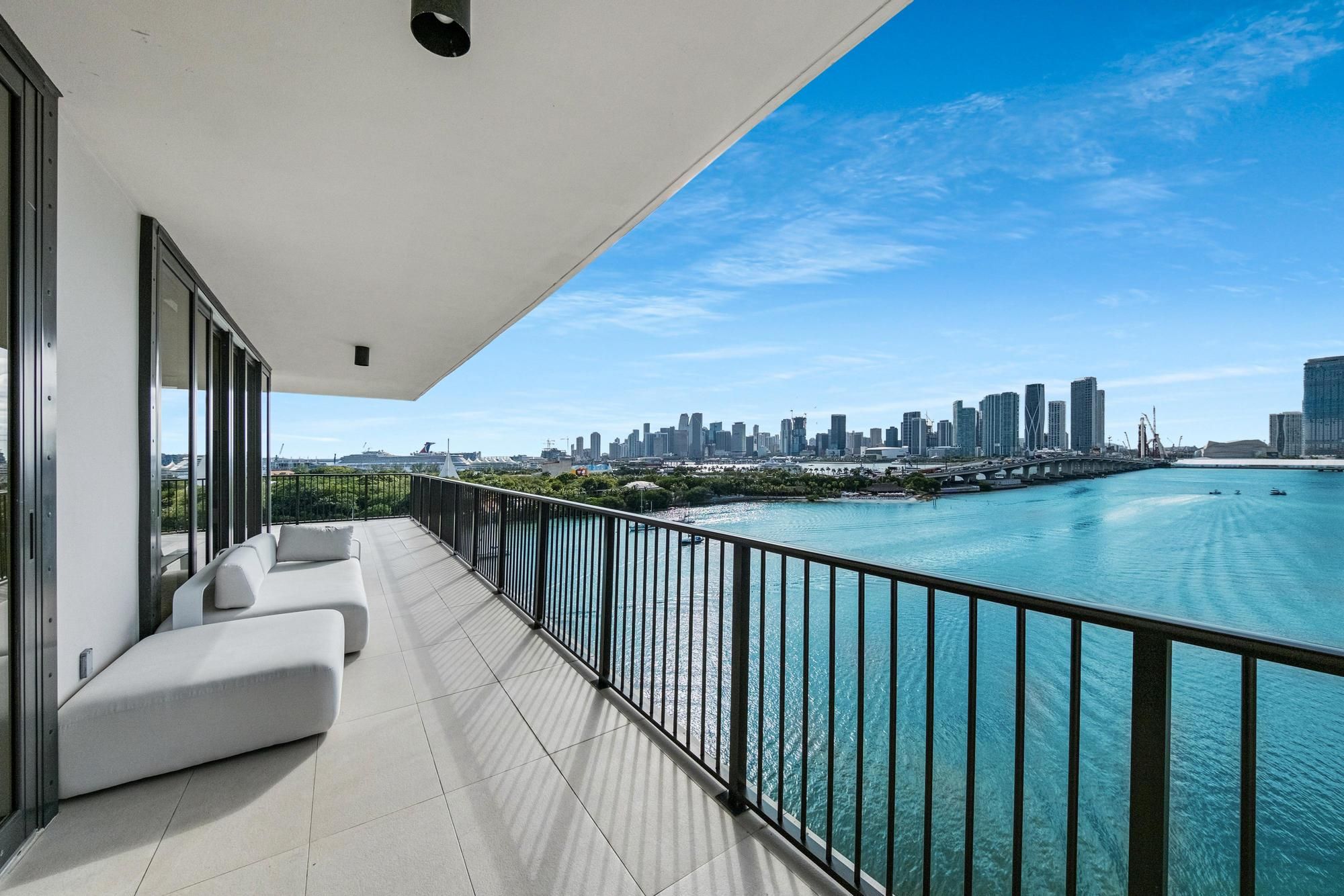 1000 Venetian Way Unit# 1004
