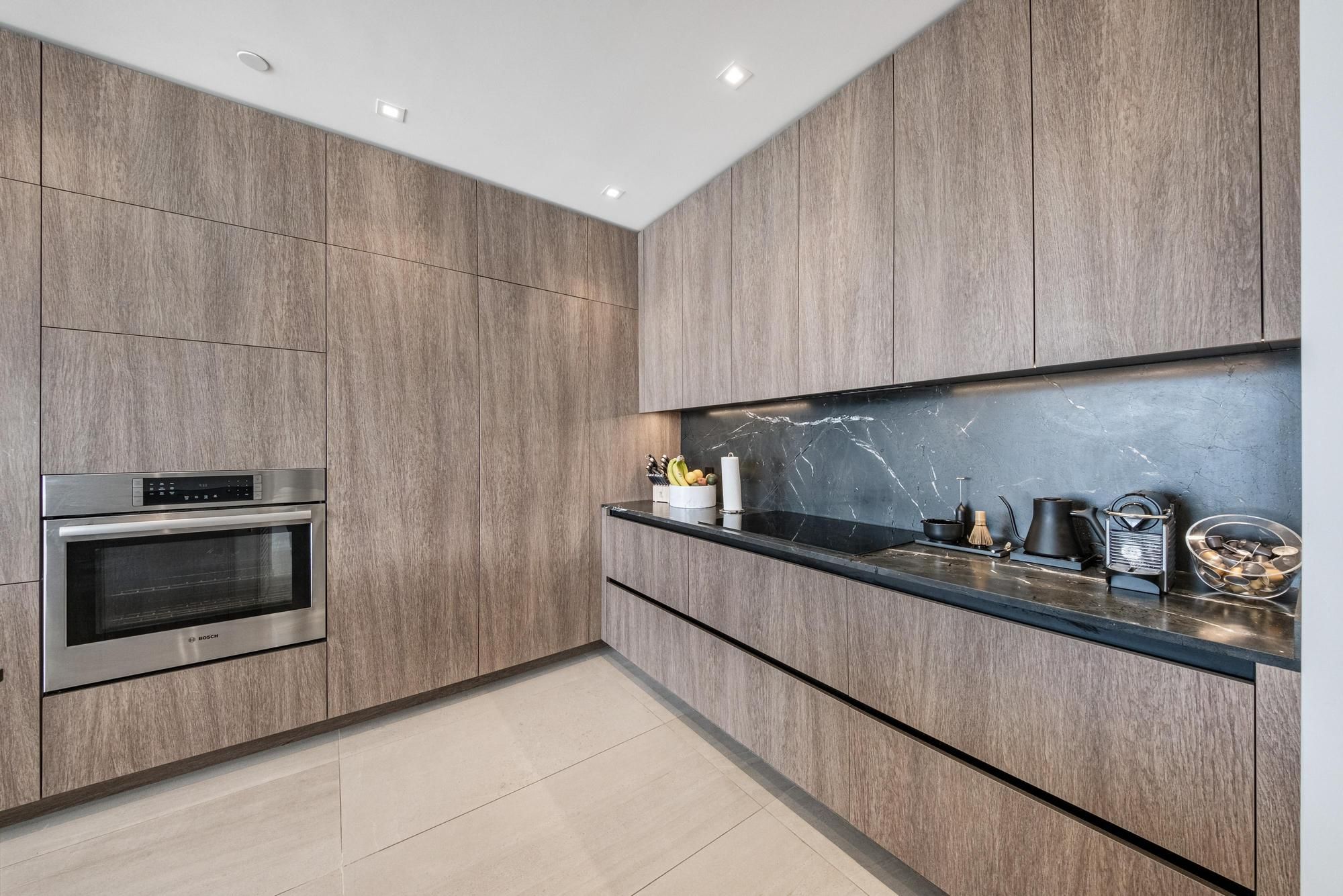 1000 Venetian Way Unit# 1004