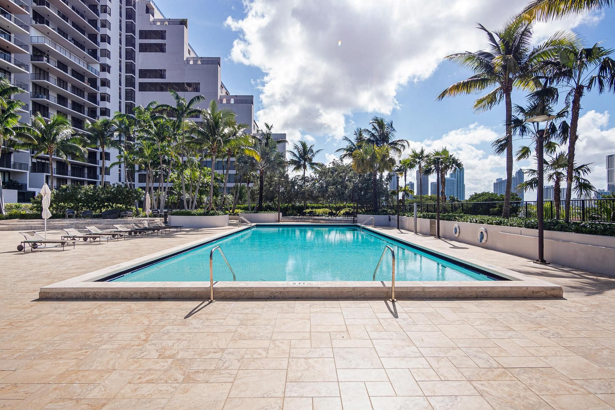 1000 Venetian Way Unit# 1004