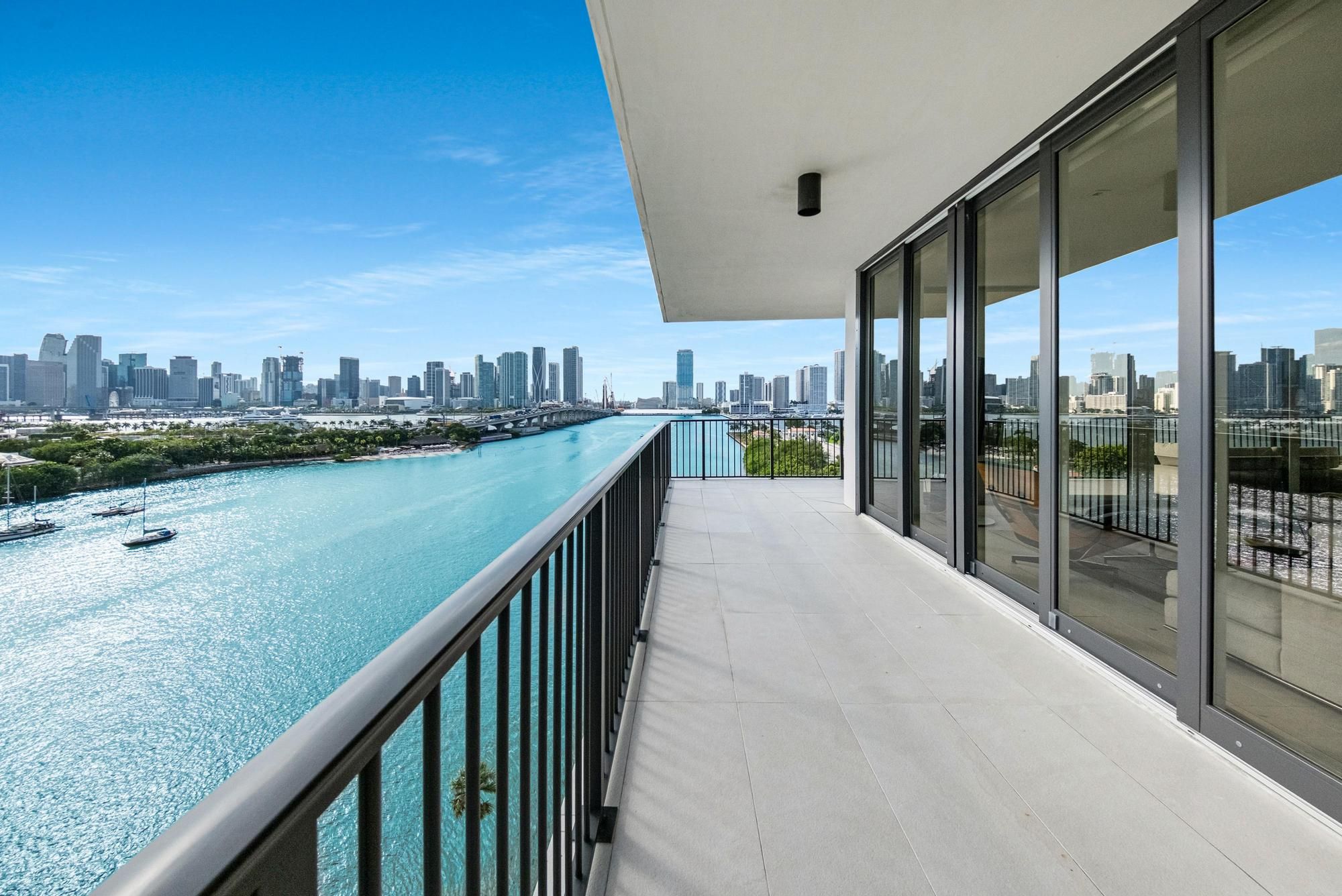 1000 Venetian Way Unit# 1004