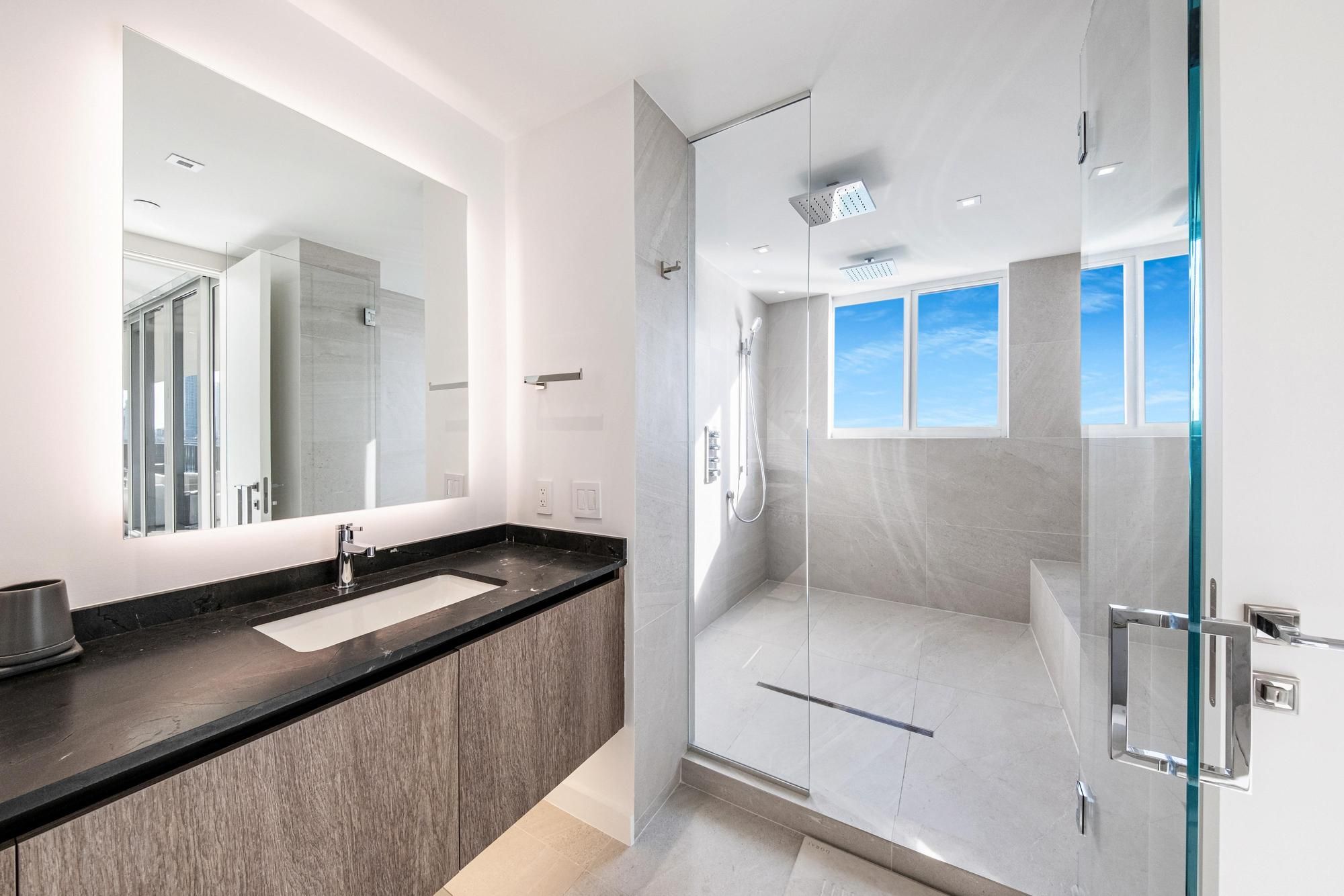 1000 Venetian Way Unit# 1004