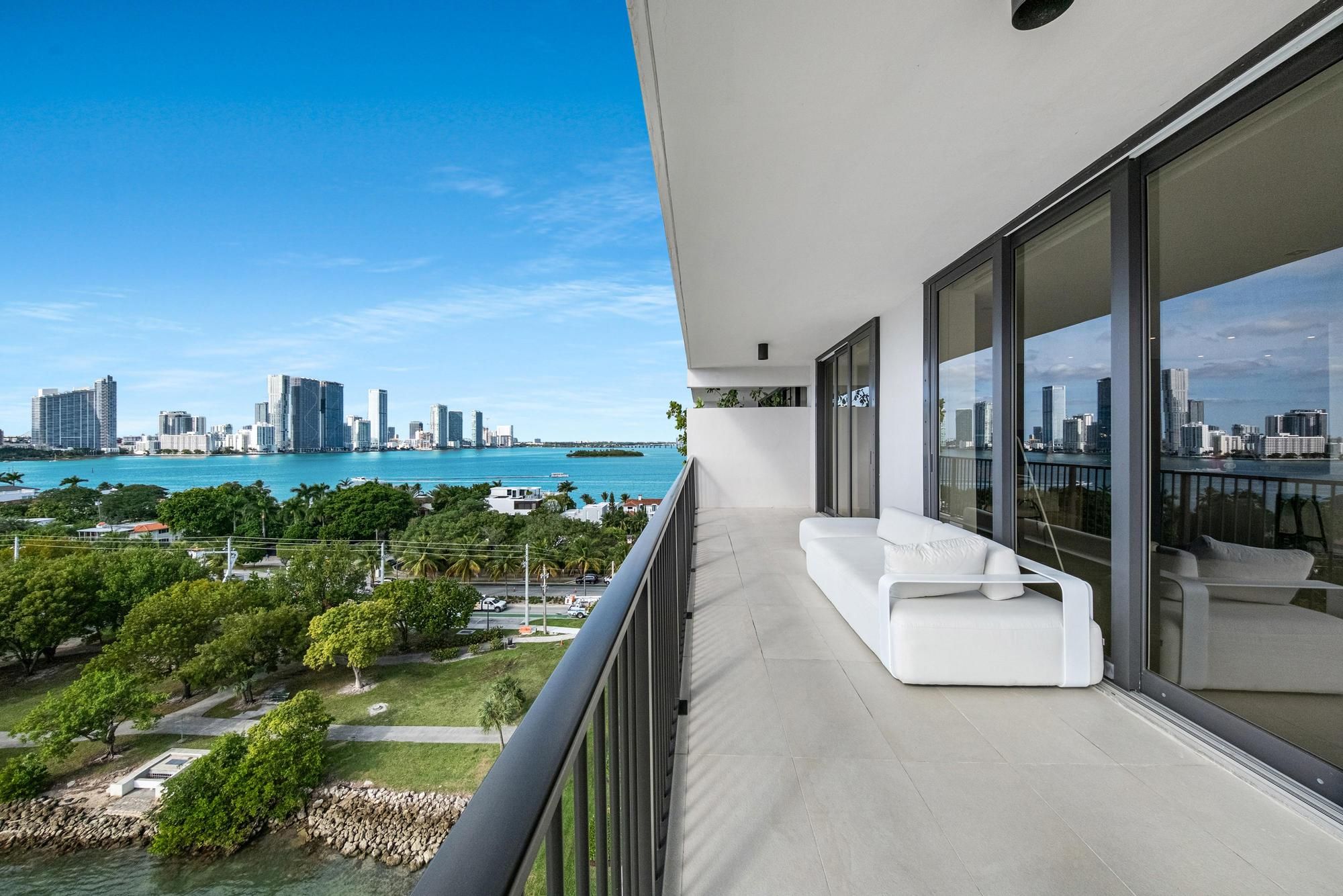 1000 Venetian Way Unit# 1004