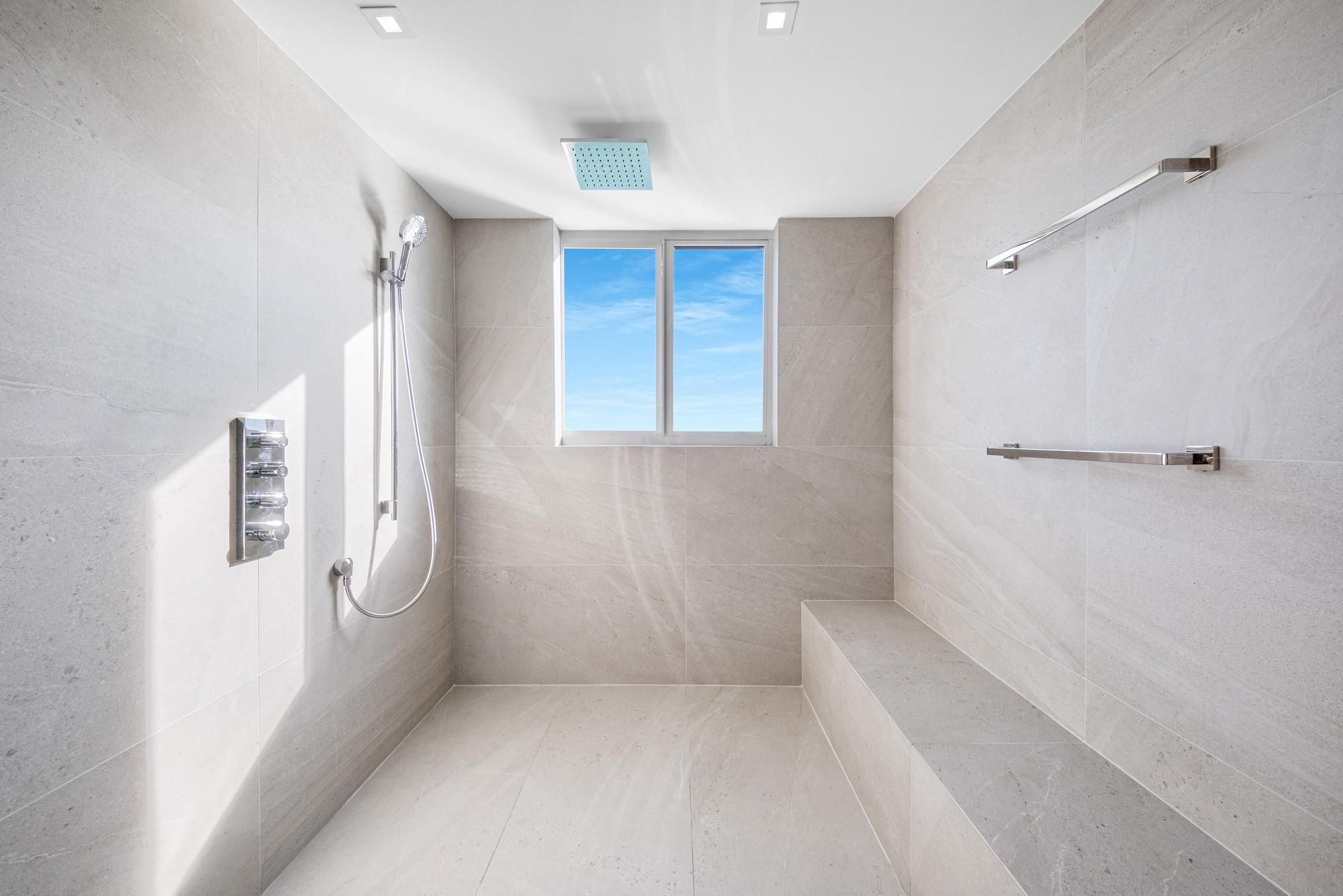 1000 Venetian Way Unit# 1004