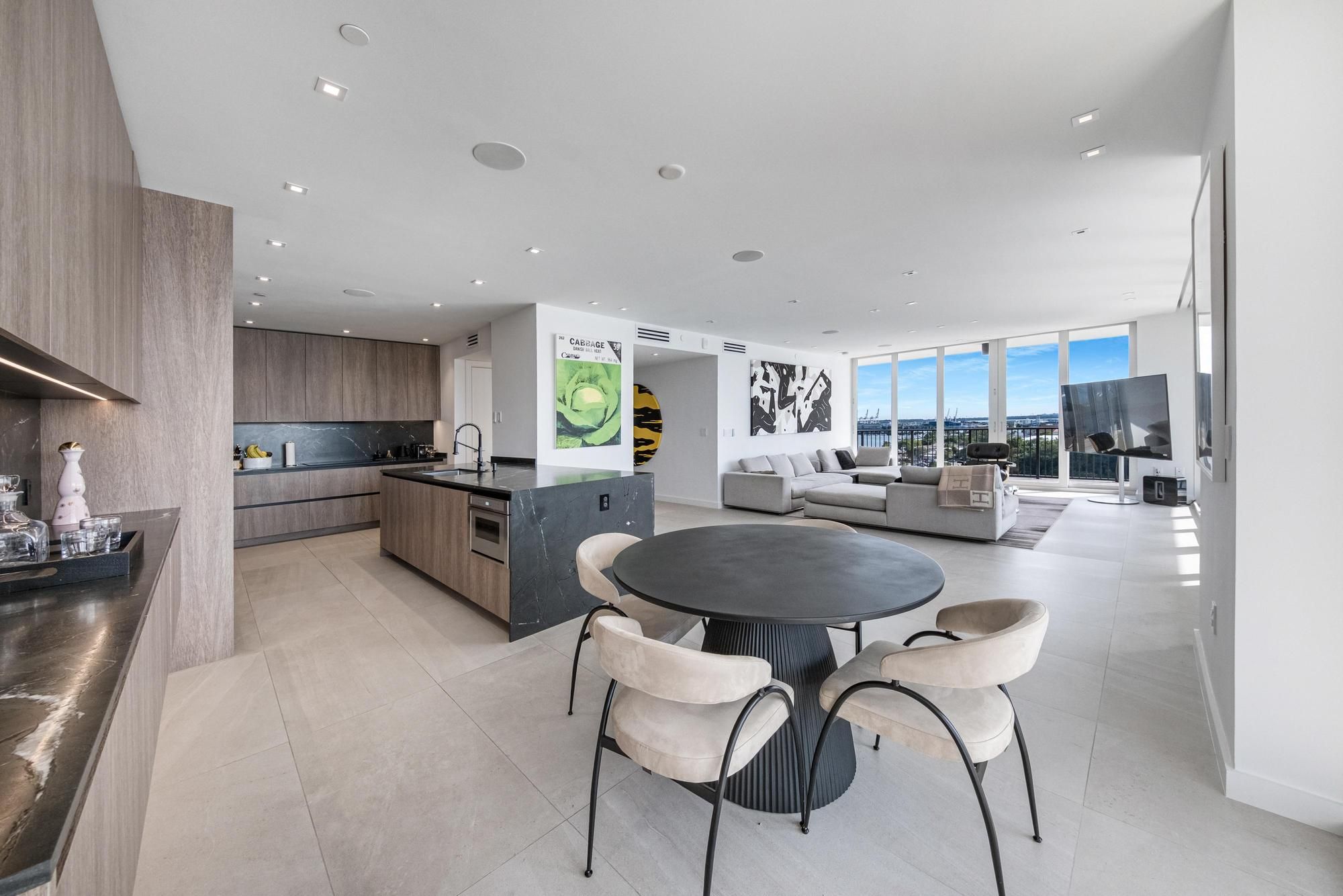 1000 Venetian Way Unit# 1004