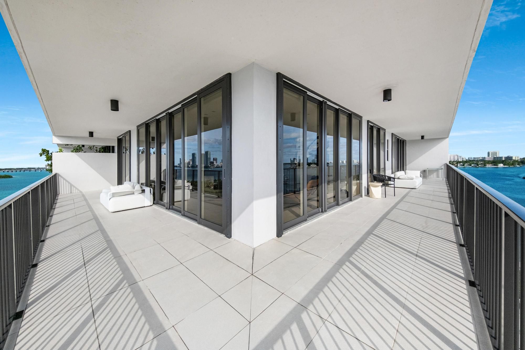 1000 Venetian Way Unit# 1004