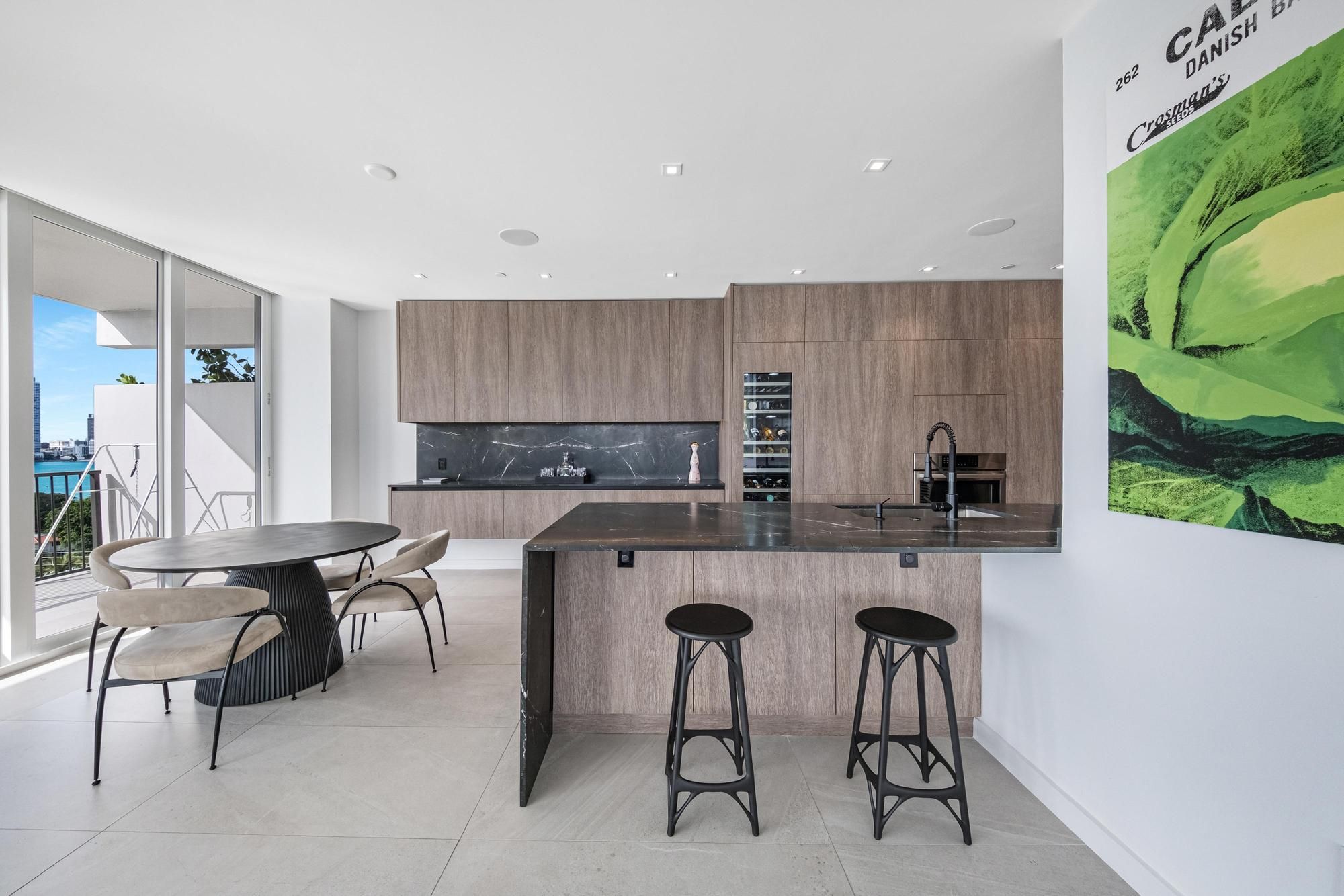 1000 Venetian Way Unit# 1004