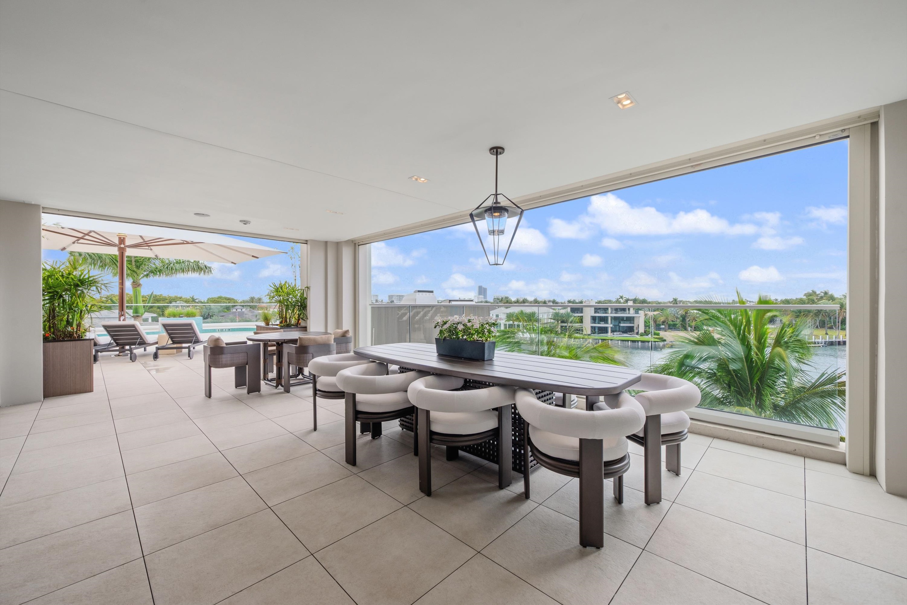 3055 Harbor Dr #2102