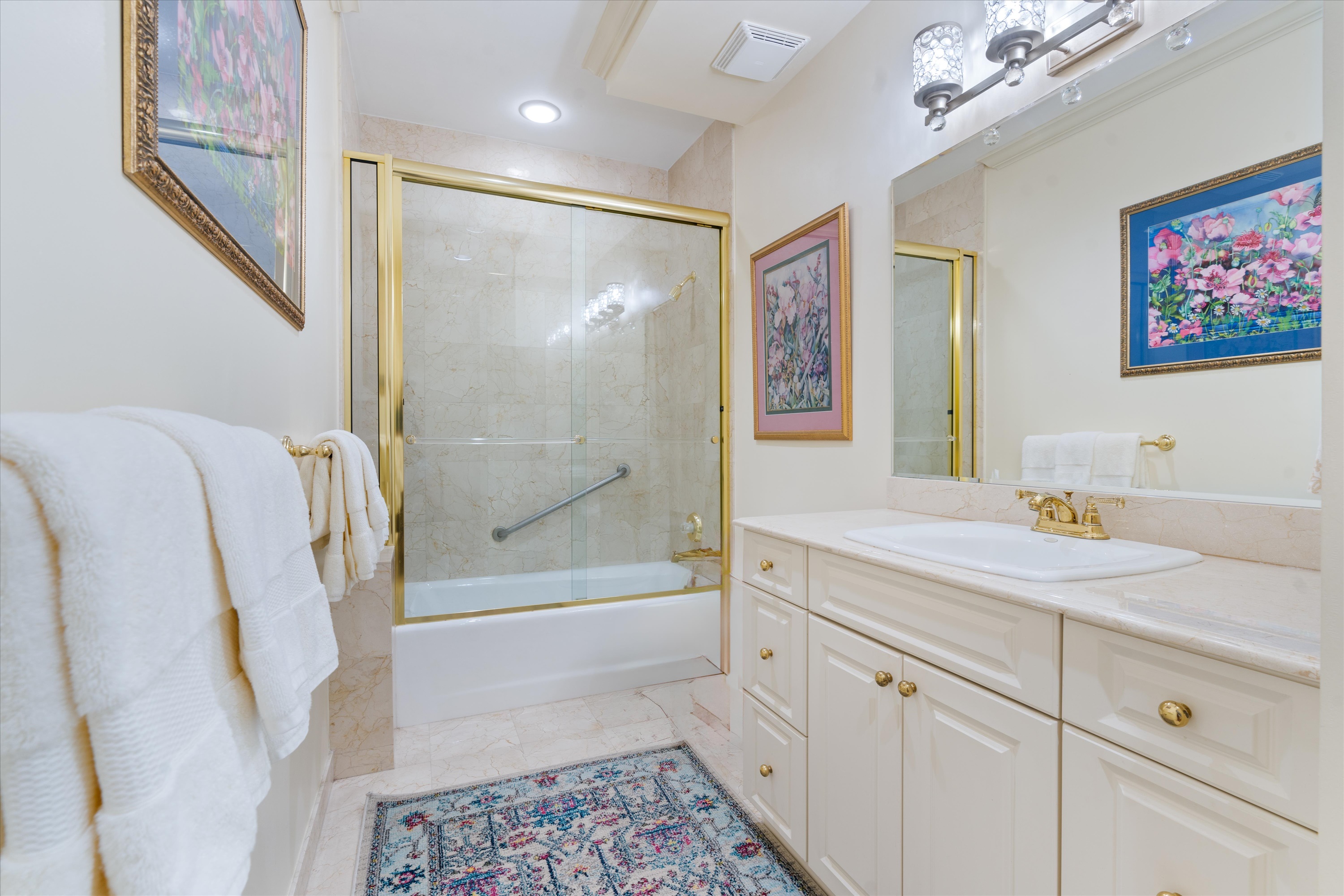 3055 Harbor Dr #2102