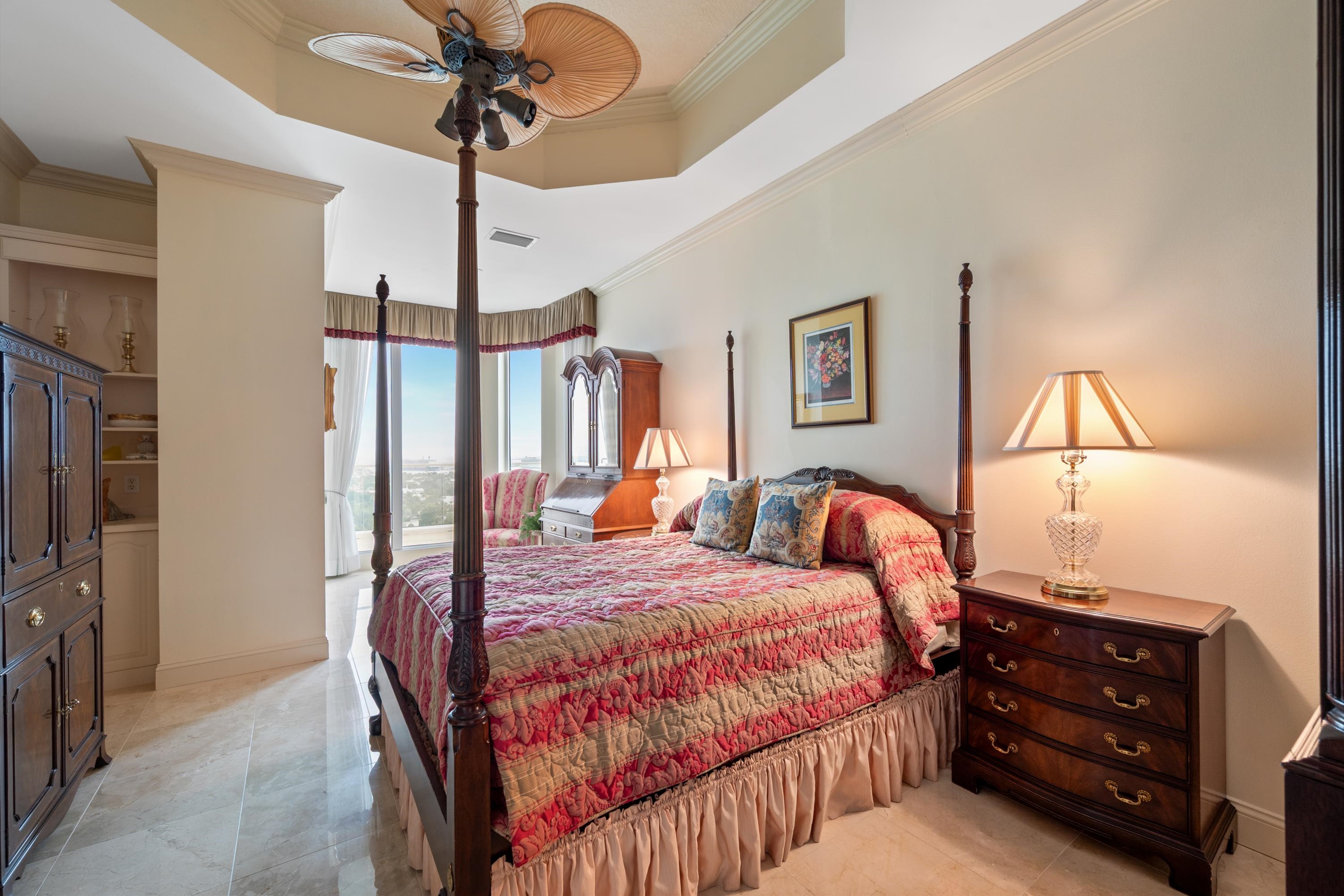 3055 Harbor Dr #2102