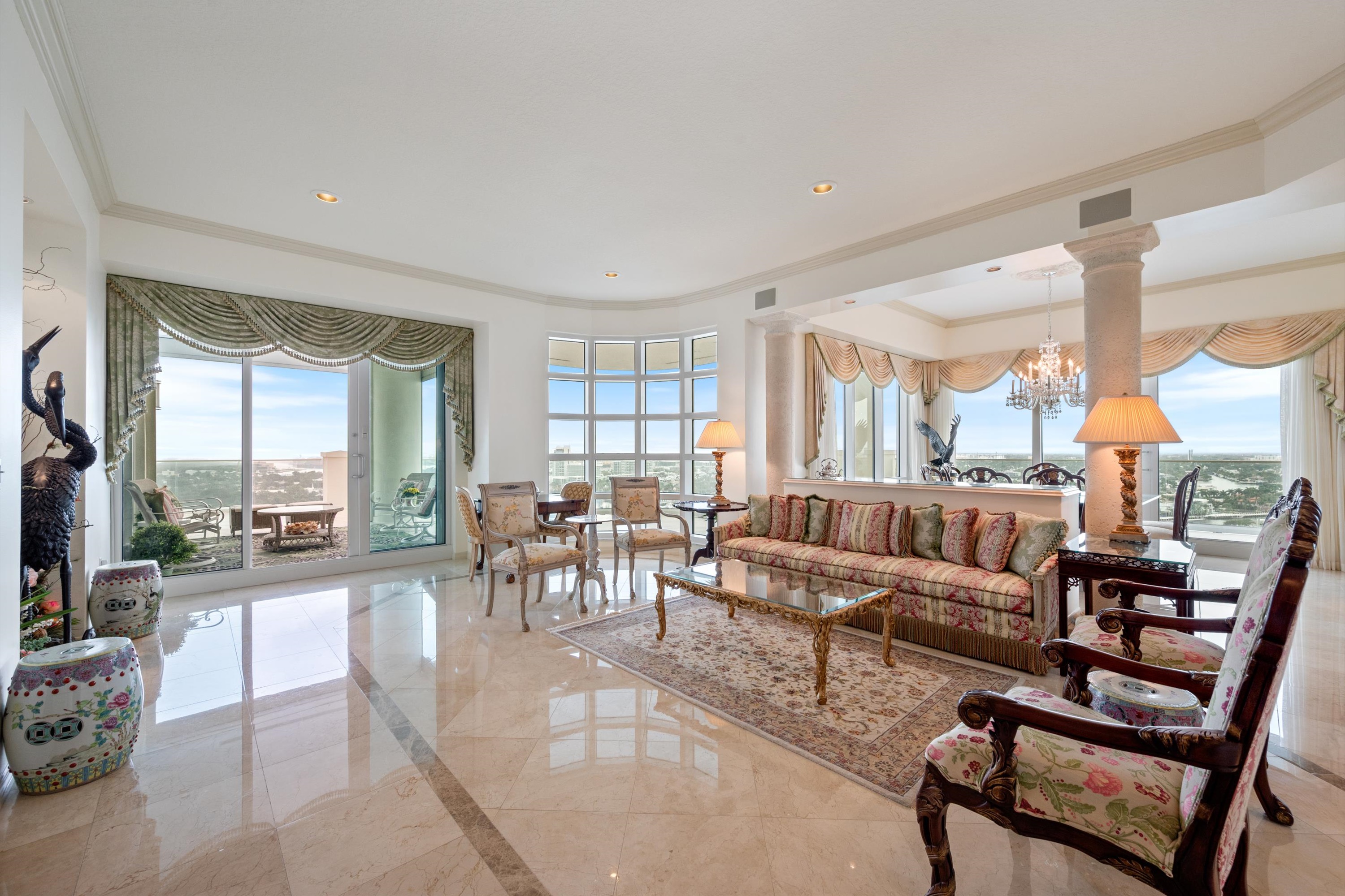 3055 Harbor Dr #2102