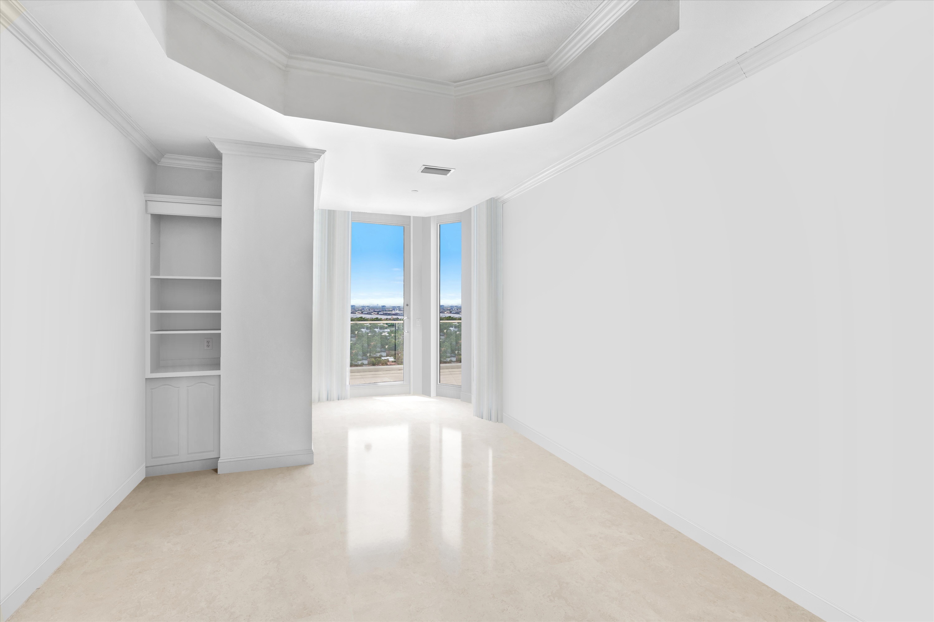 3055 Harbor Dr #2102