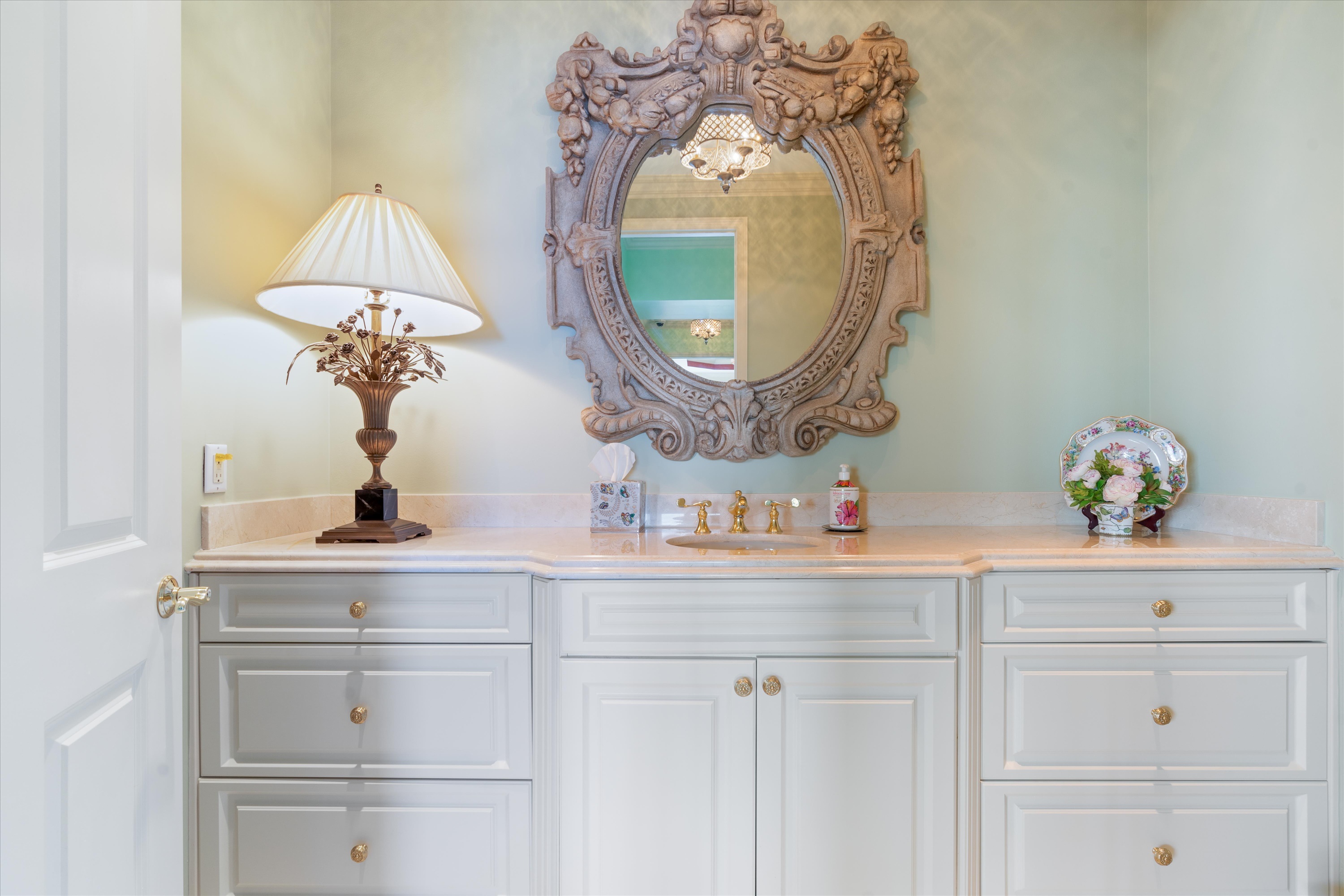 3055 Harbor Dr #2102