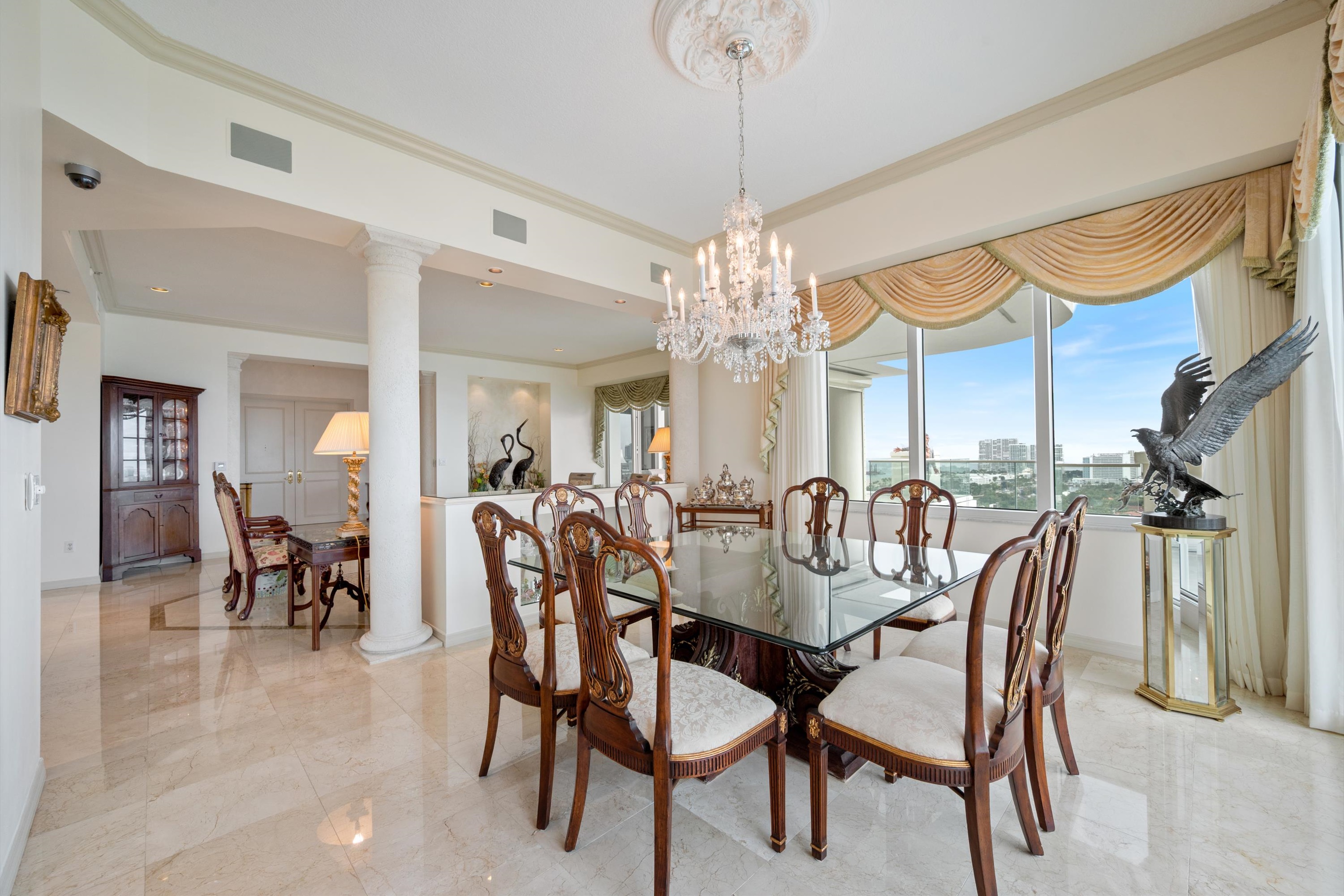 3055 Harbor Dr #2102