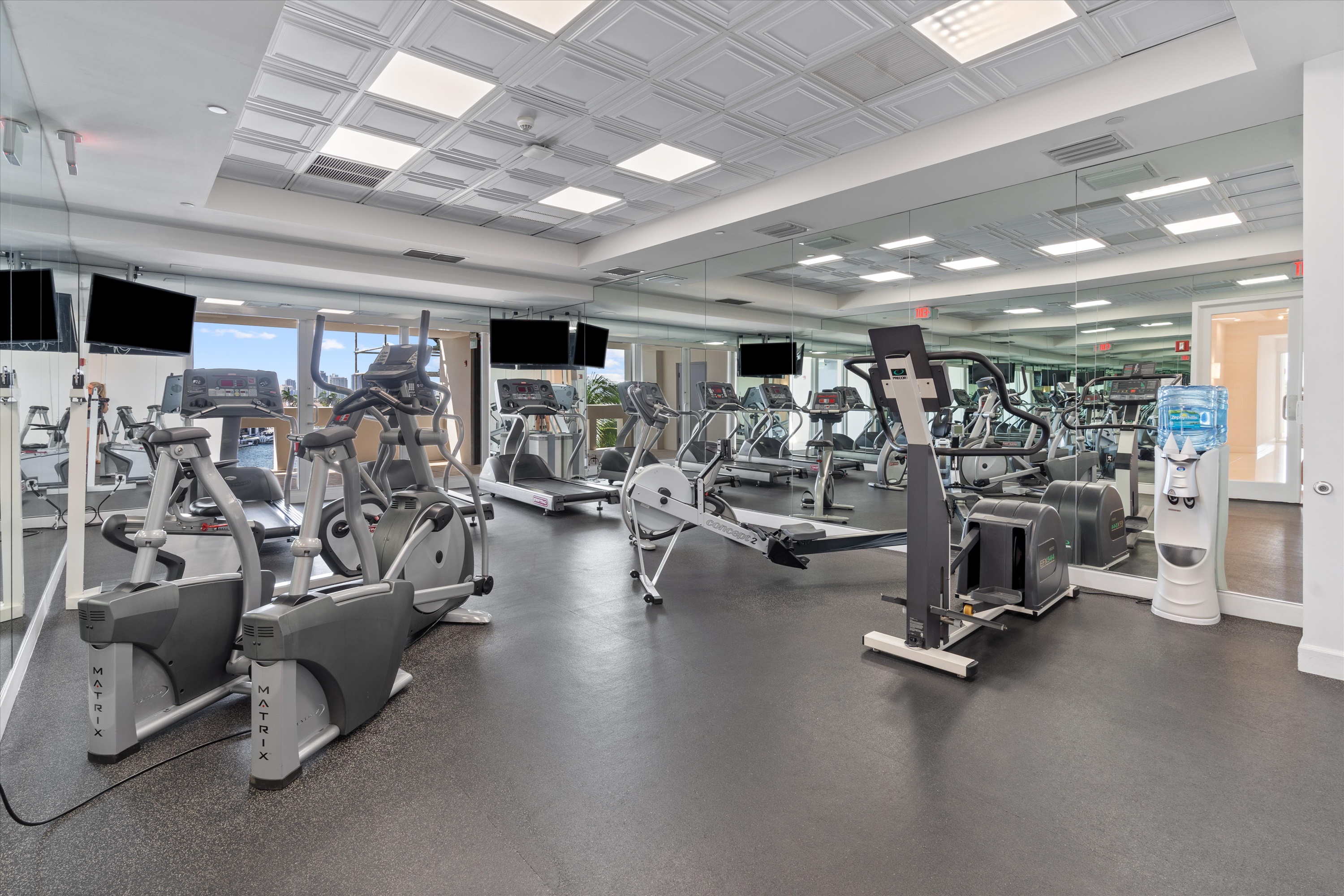 3055 Harbor Dr #2102