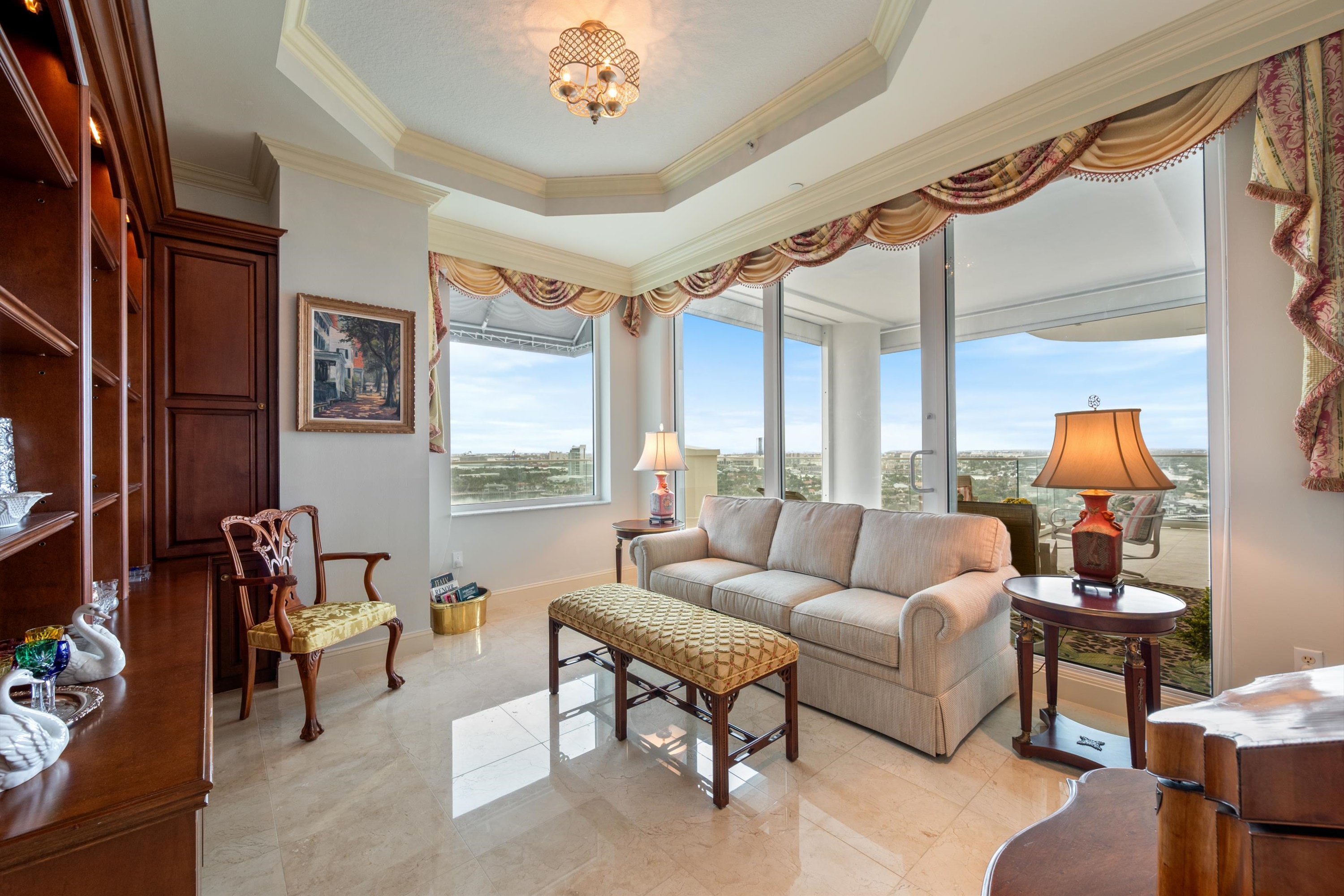 3055 Harbor Dr #2102