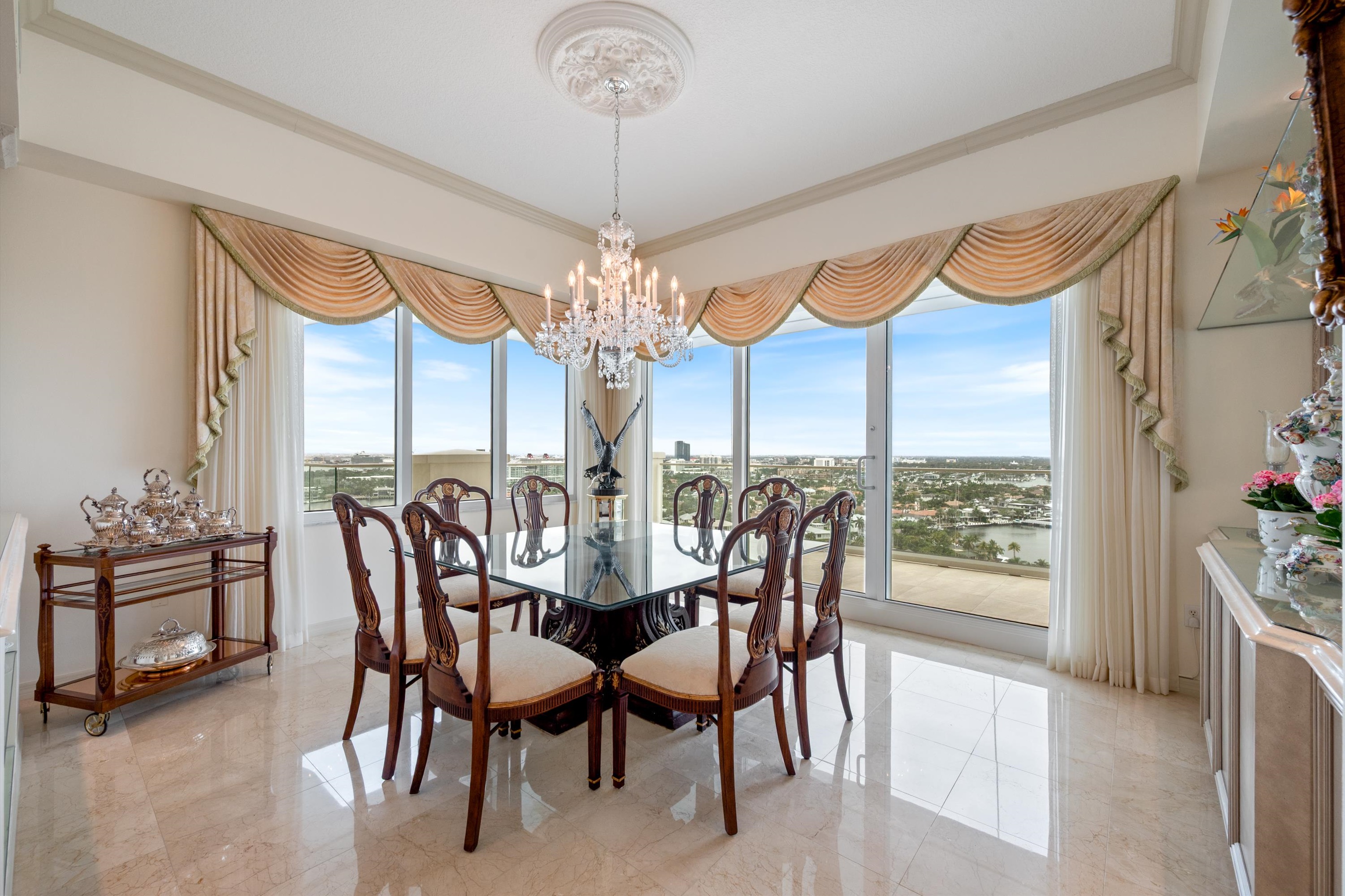 3055 Harbor Dr #2102