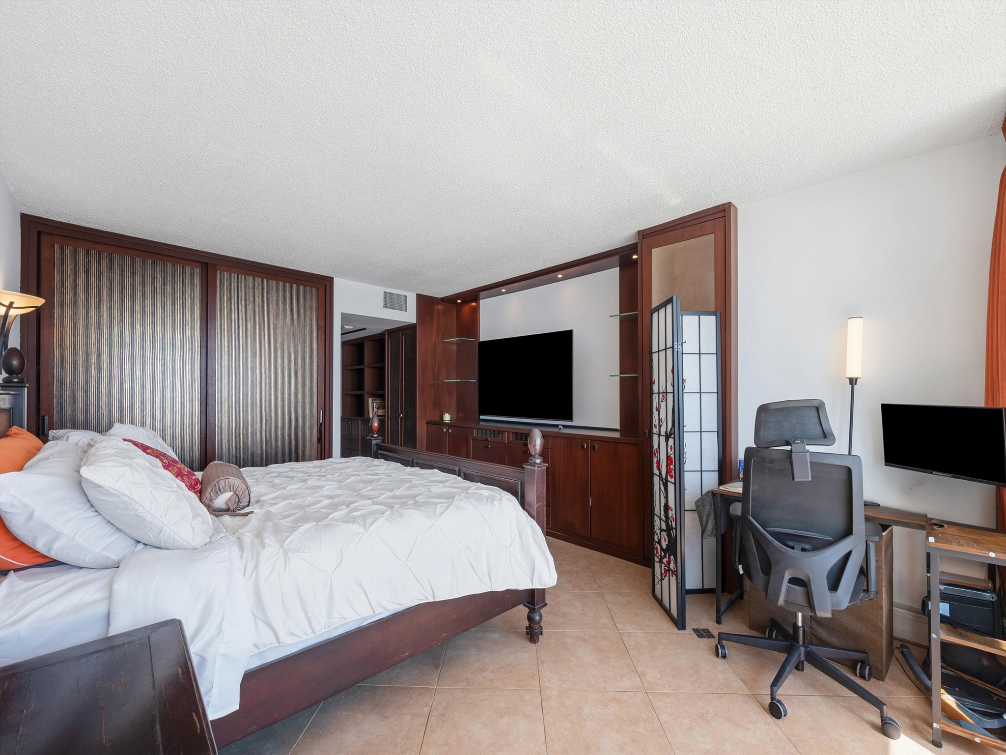2200 S Ocean Ln #3010