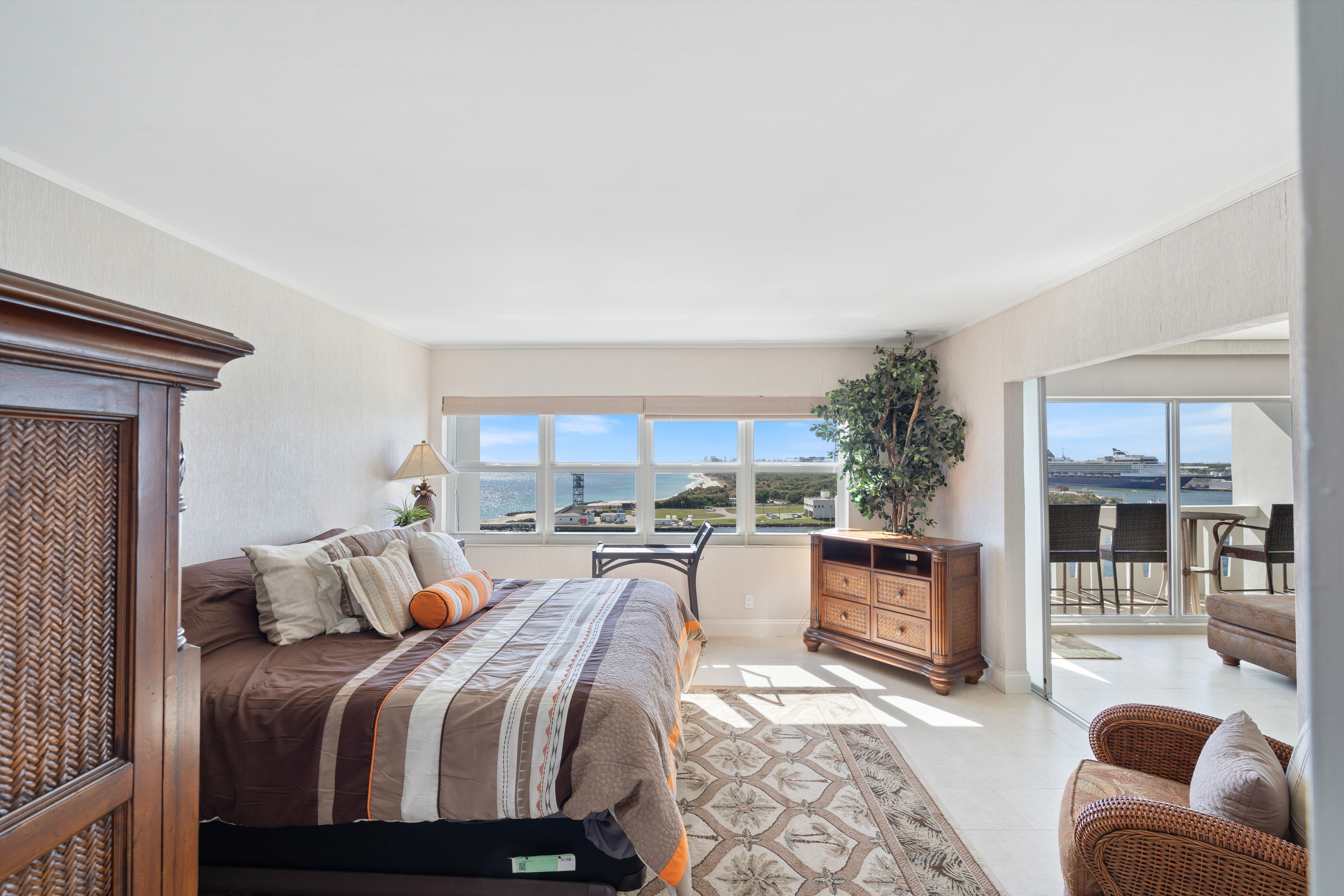 2100 S Ocean Dr Unit# 11J