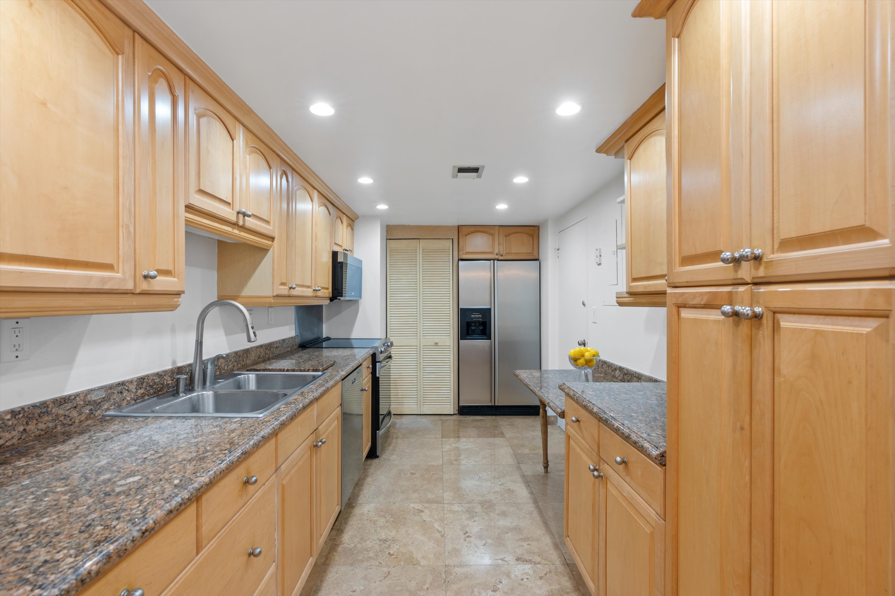 2100 S Ocean Dr #5CD