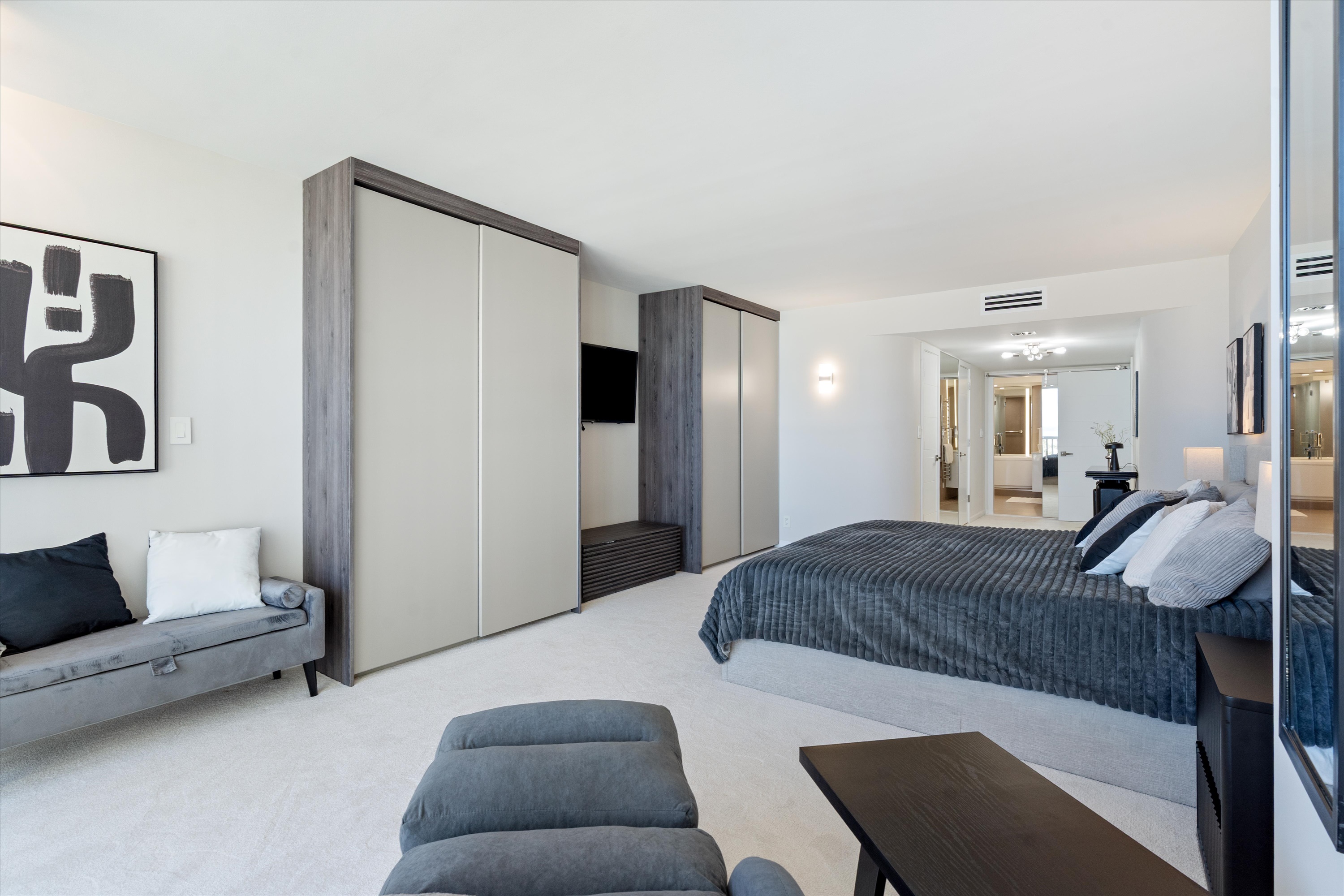 2200 S Ocean Ln #905