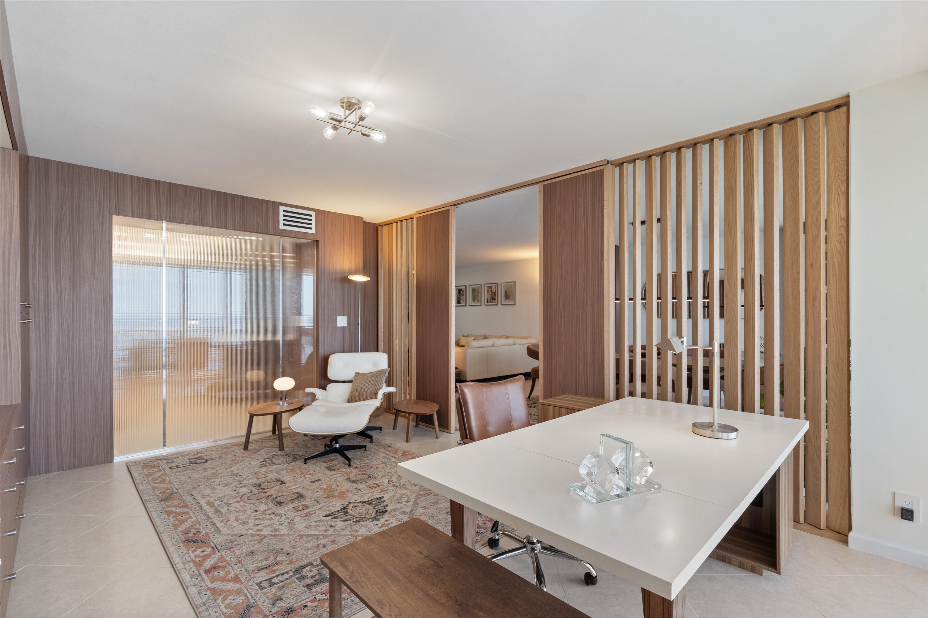 2200 S Ocean Ln #905