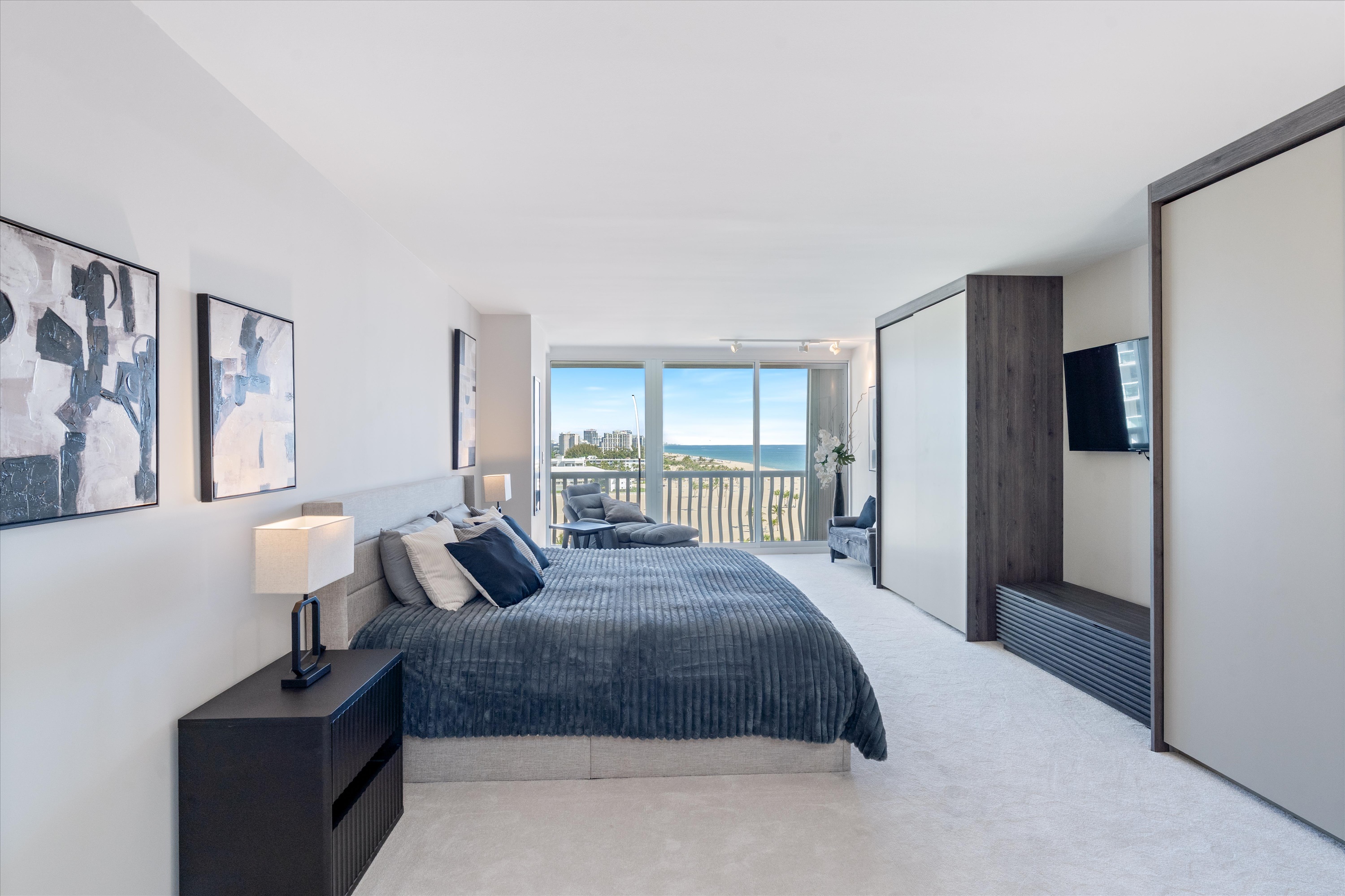 2200 S Ocean Ln #905