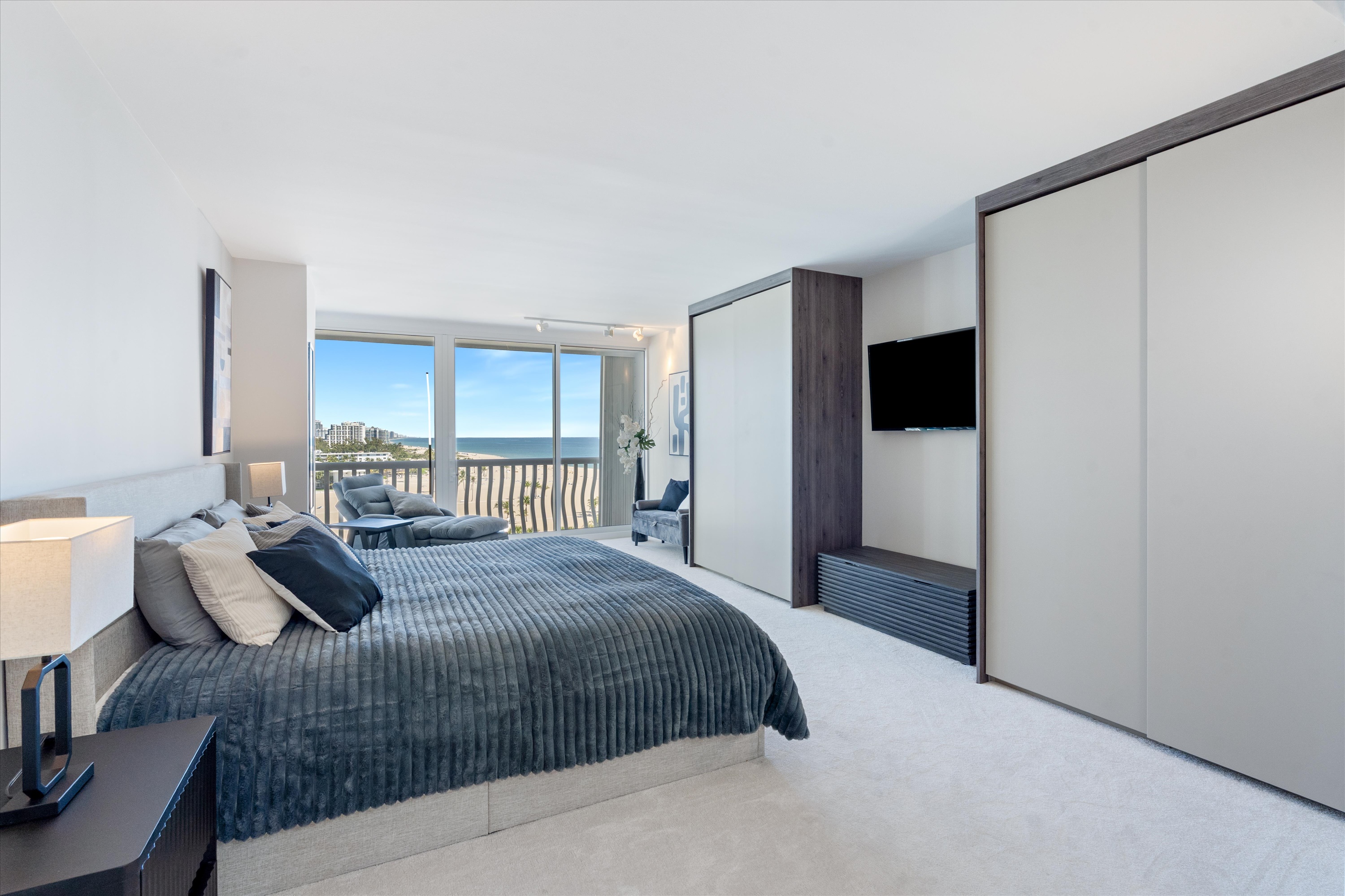 2200 S Ocean Ln #905