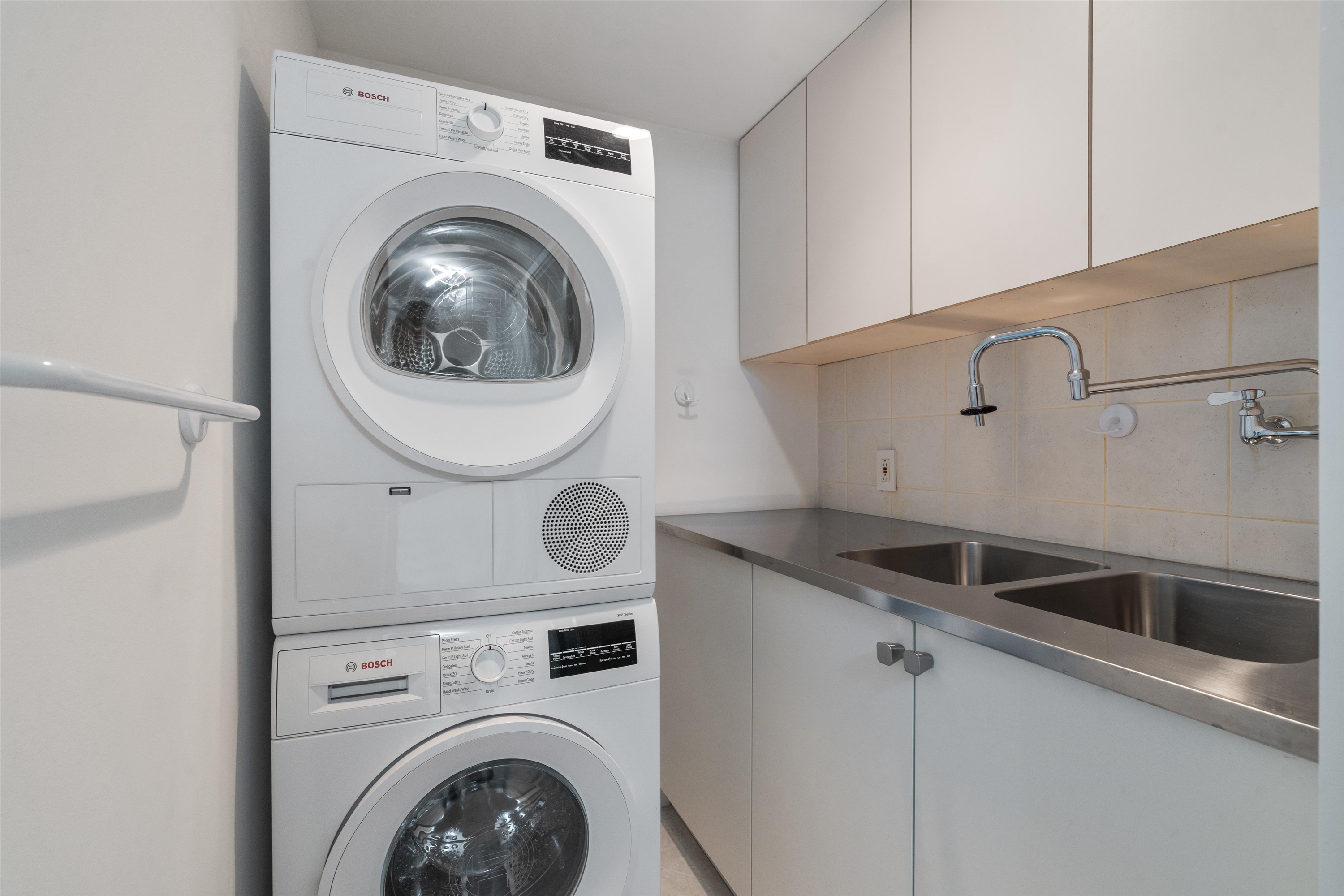 2200 S Ocean Ln #905