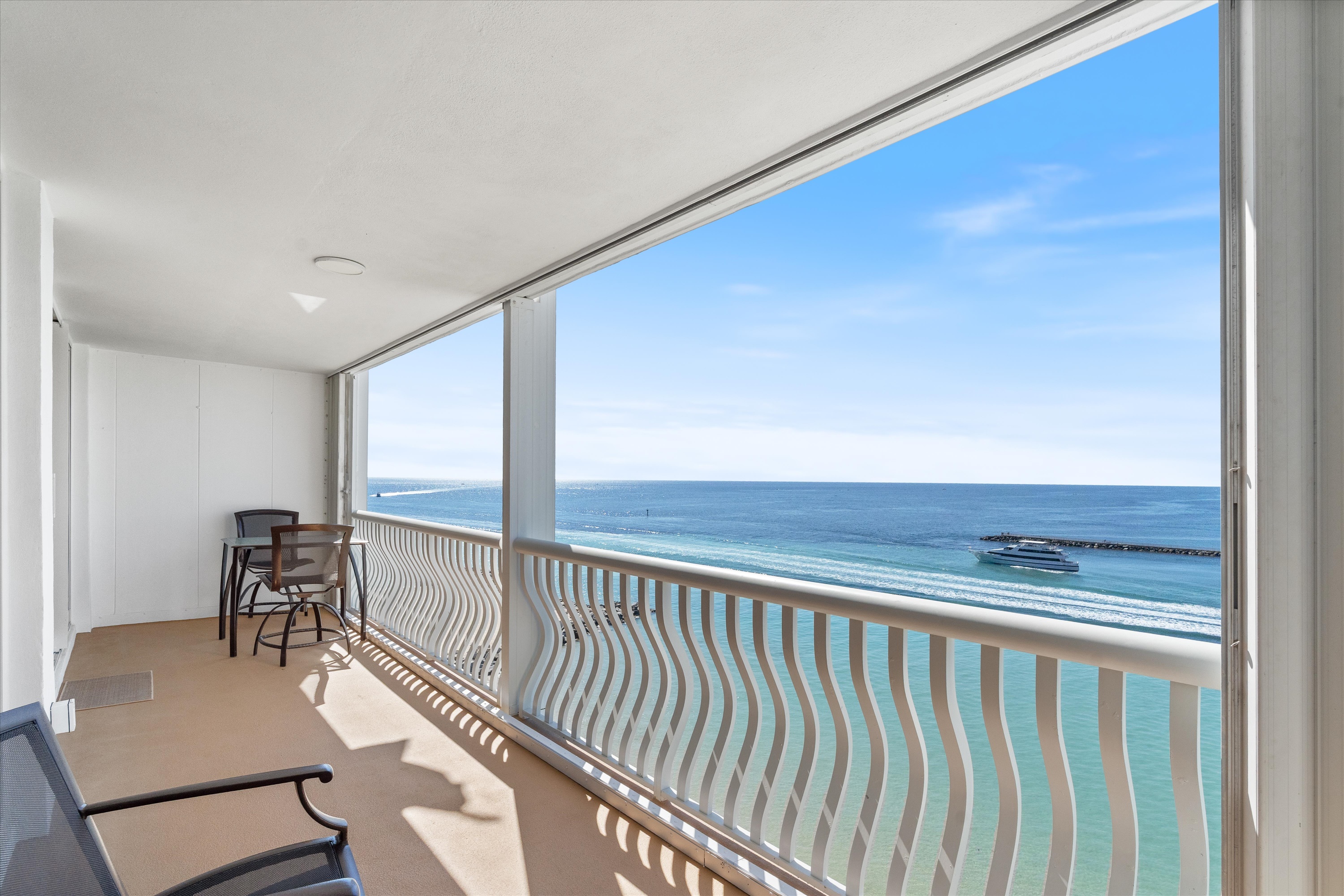 2200 S Ocean Ln #905