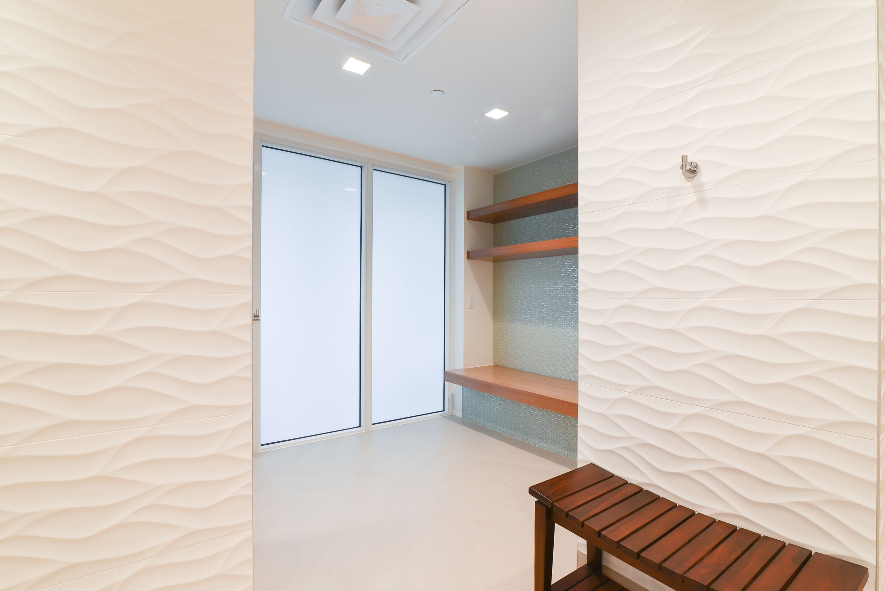 2200 S Ocean Ln #905