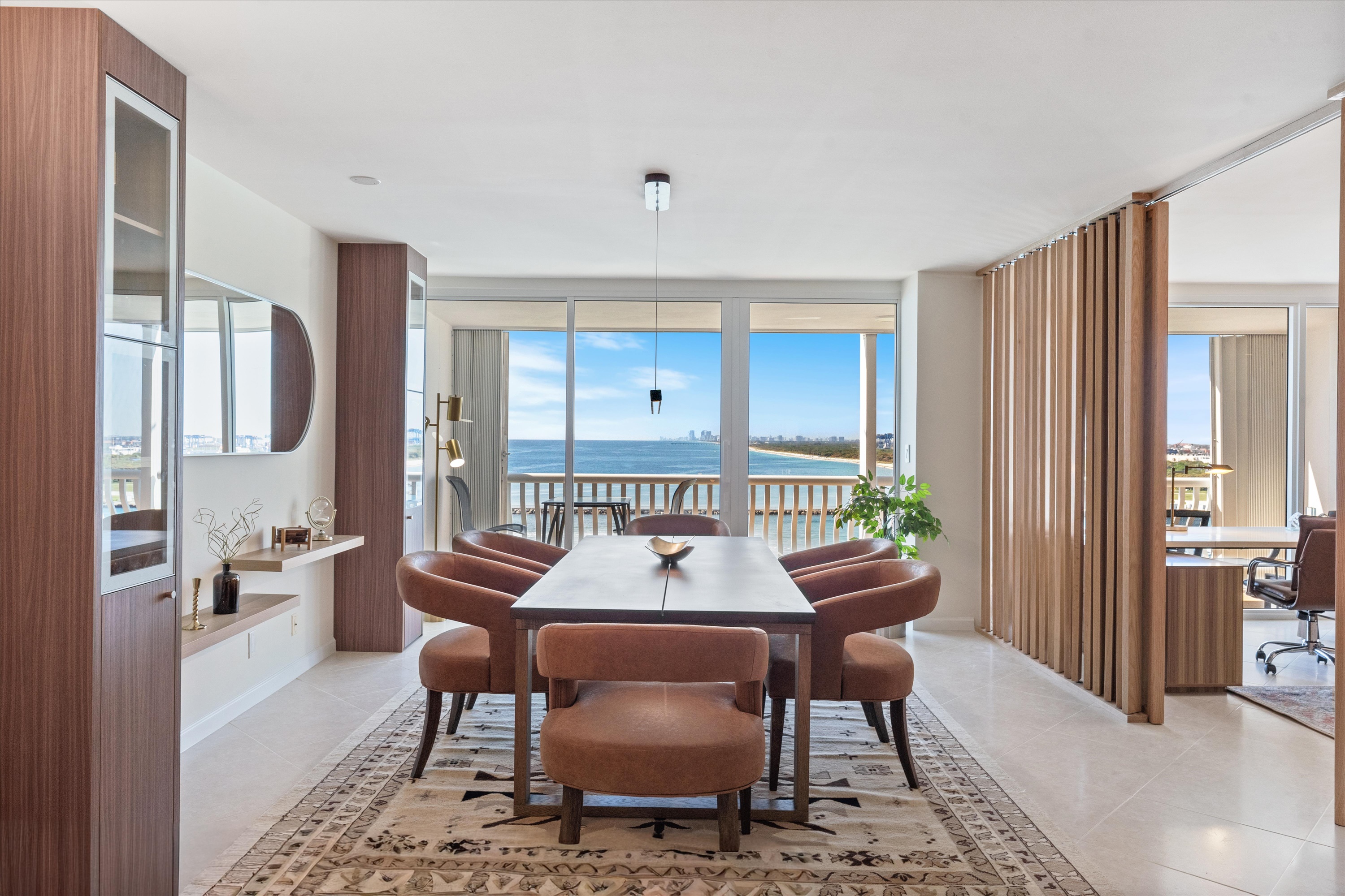 2200 S Ocean Ln #905