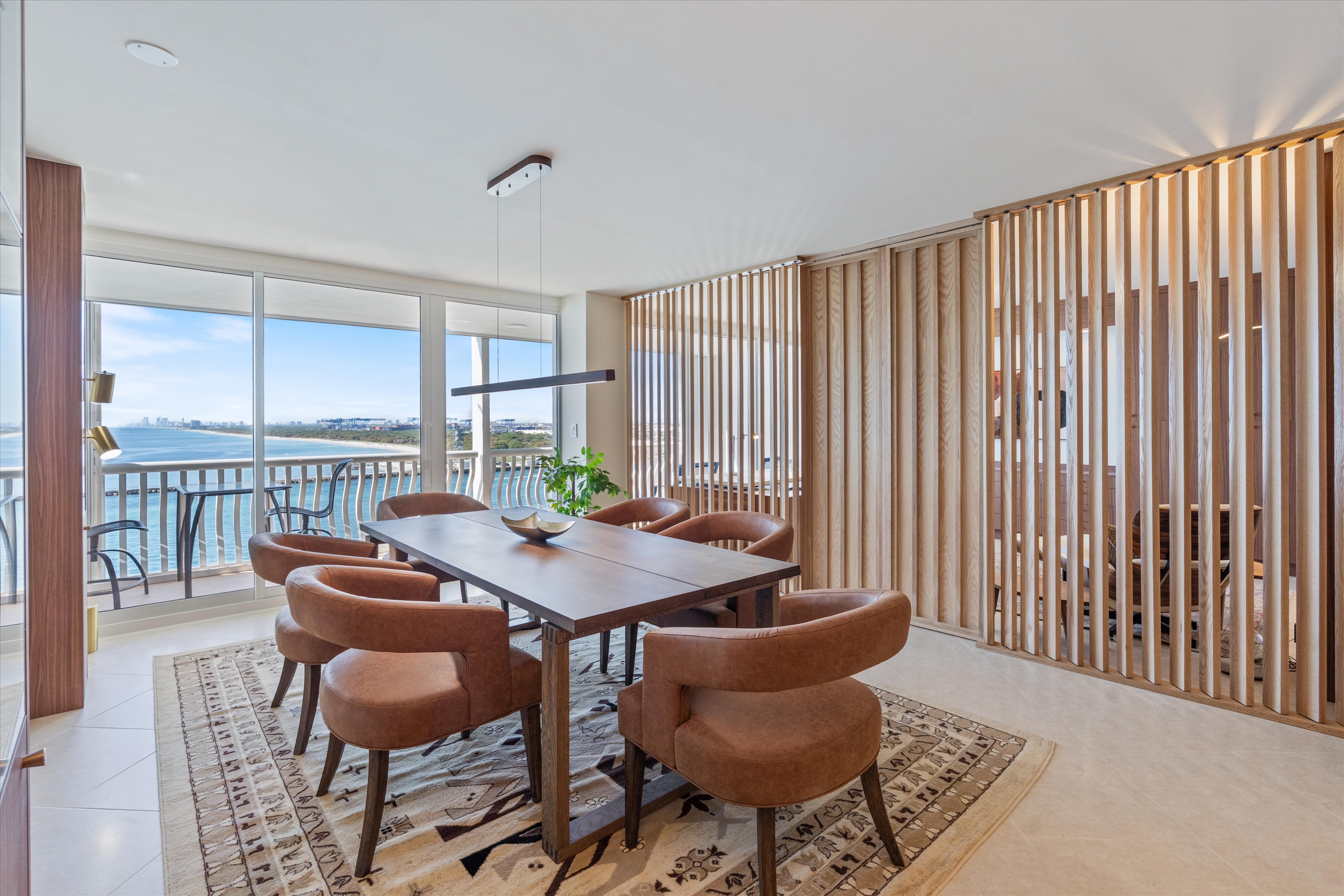 2200 S Ocean Ln #905