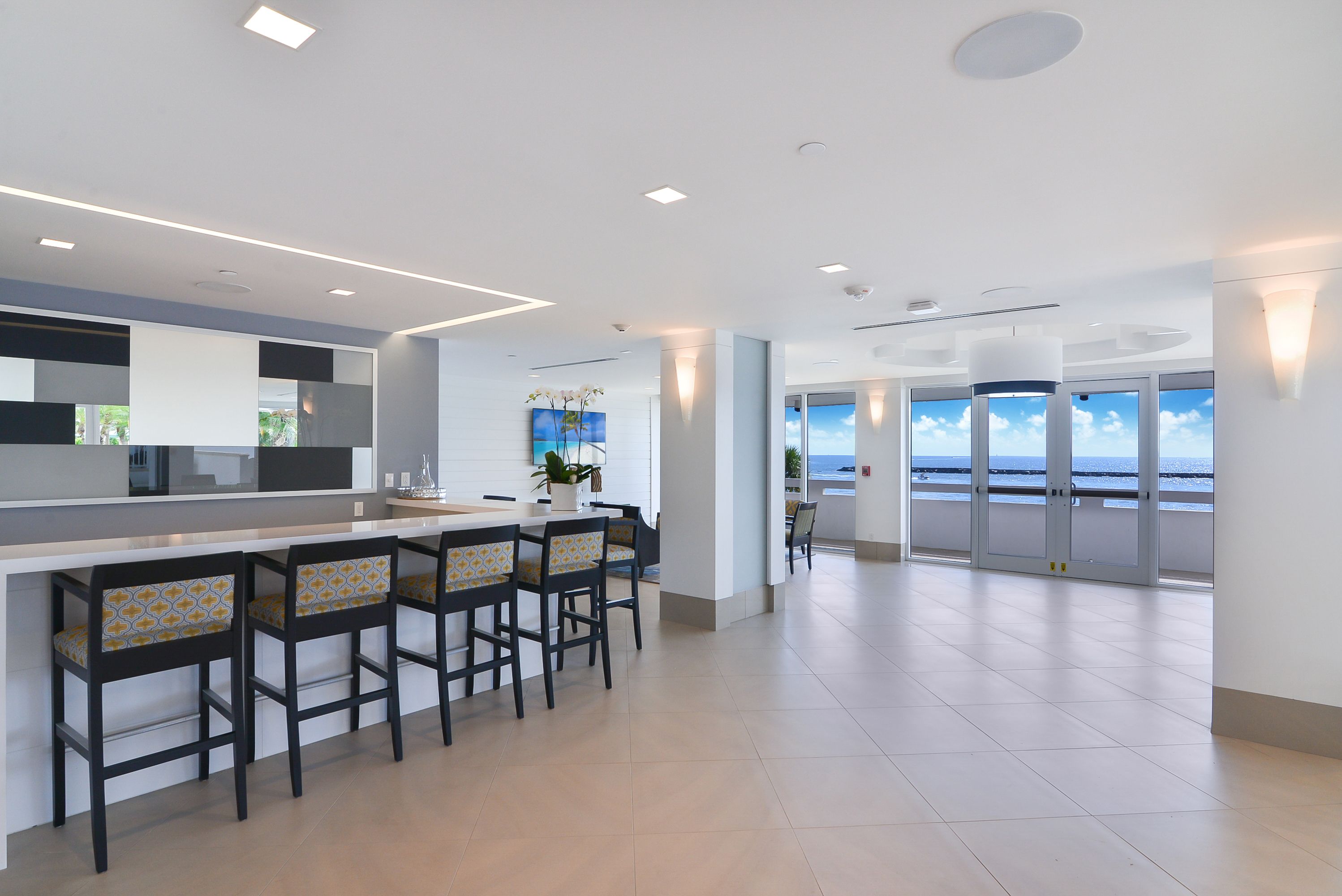 2200 S Ocean Ln #905