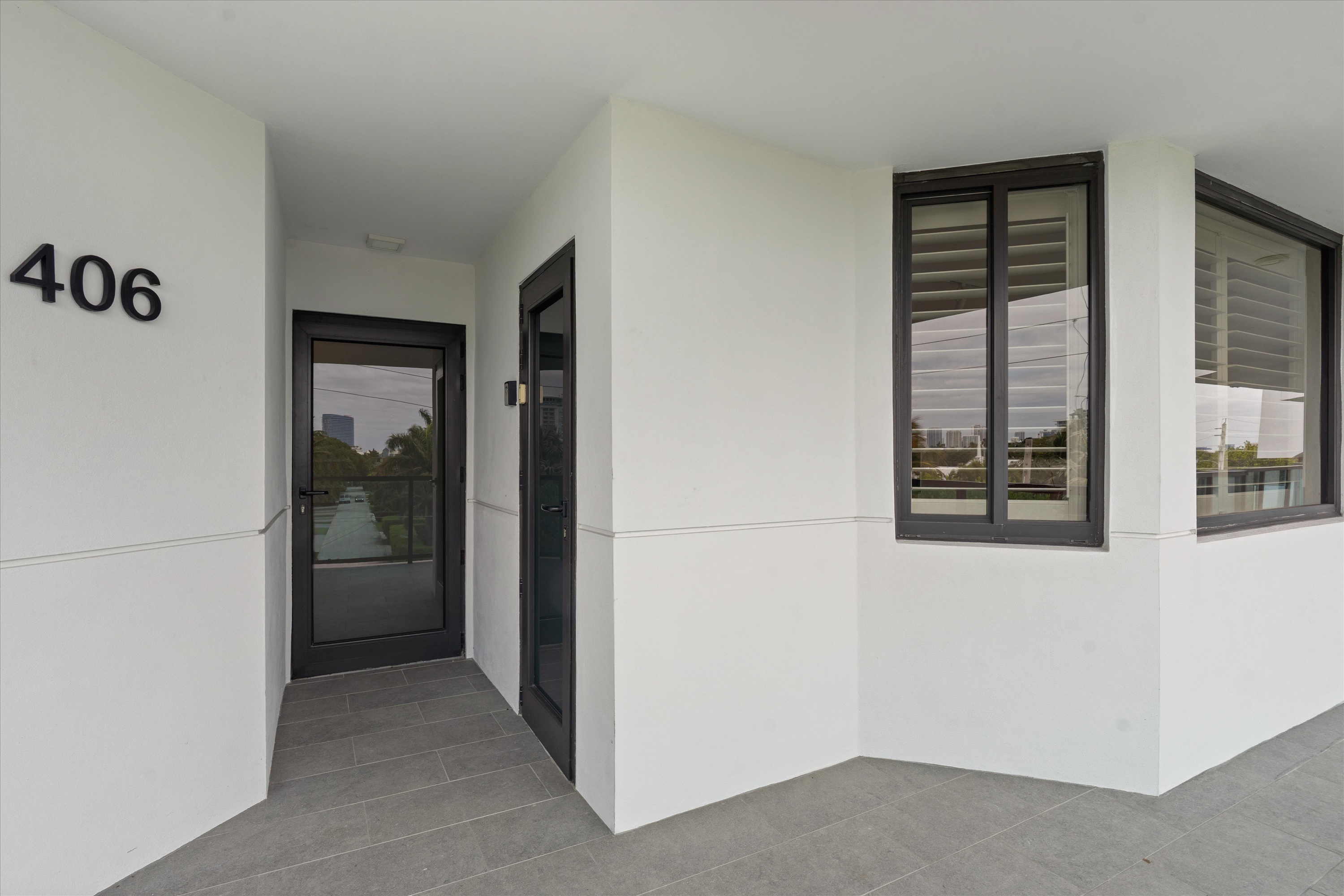 1800 S Ocean Dr #406