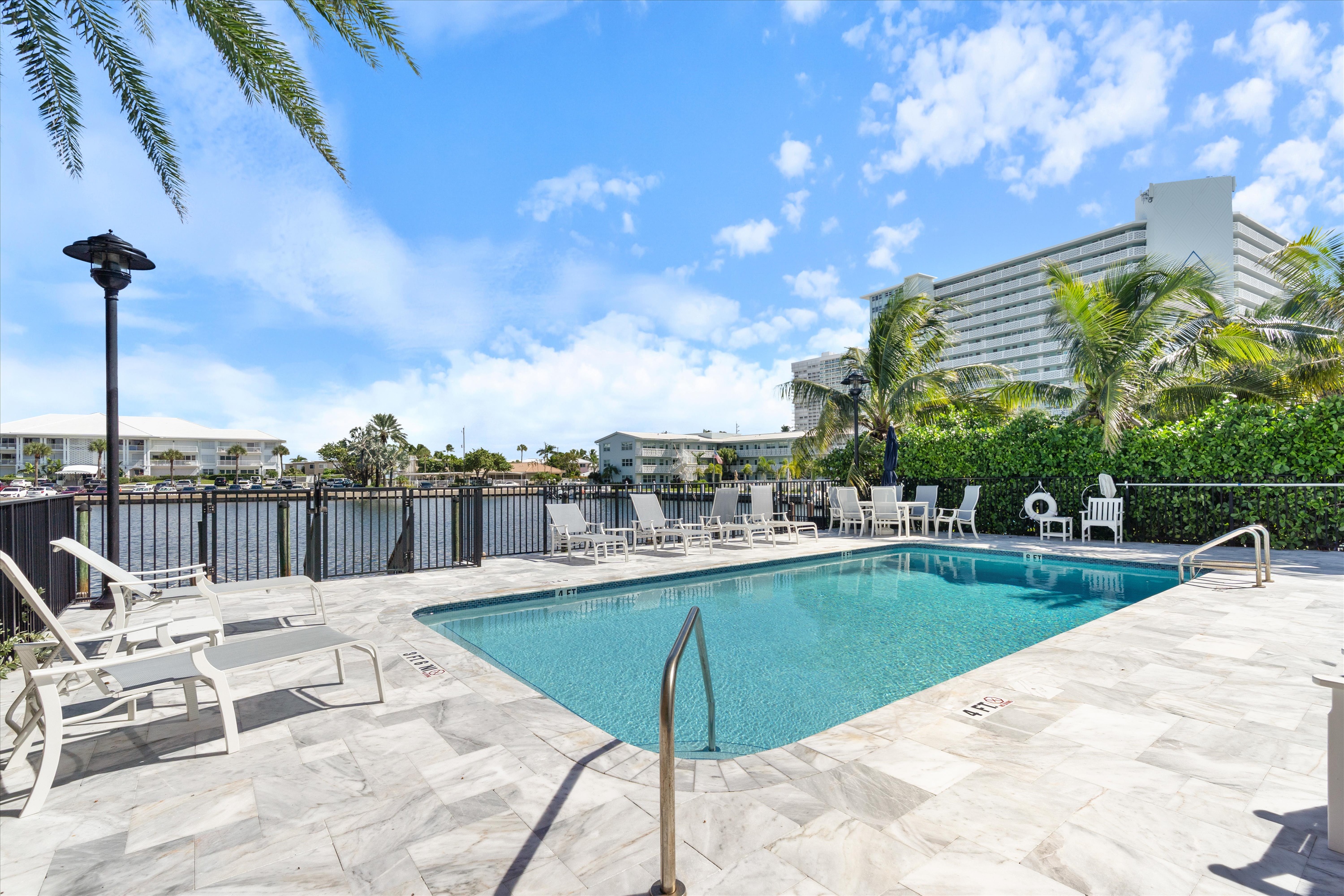 1800 S Ocean Dr #406