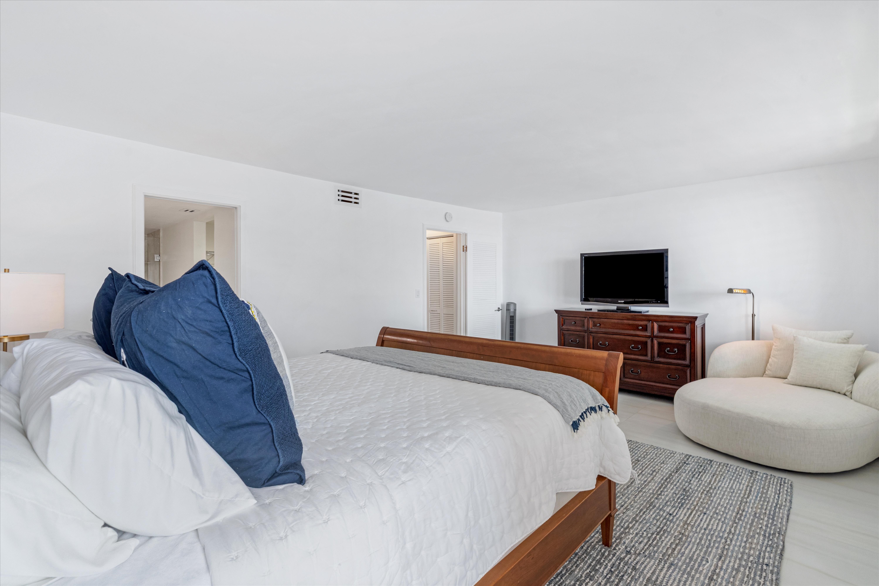 1800 S Ocean Dr #406