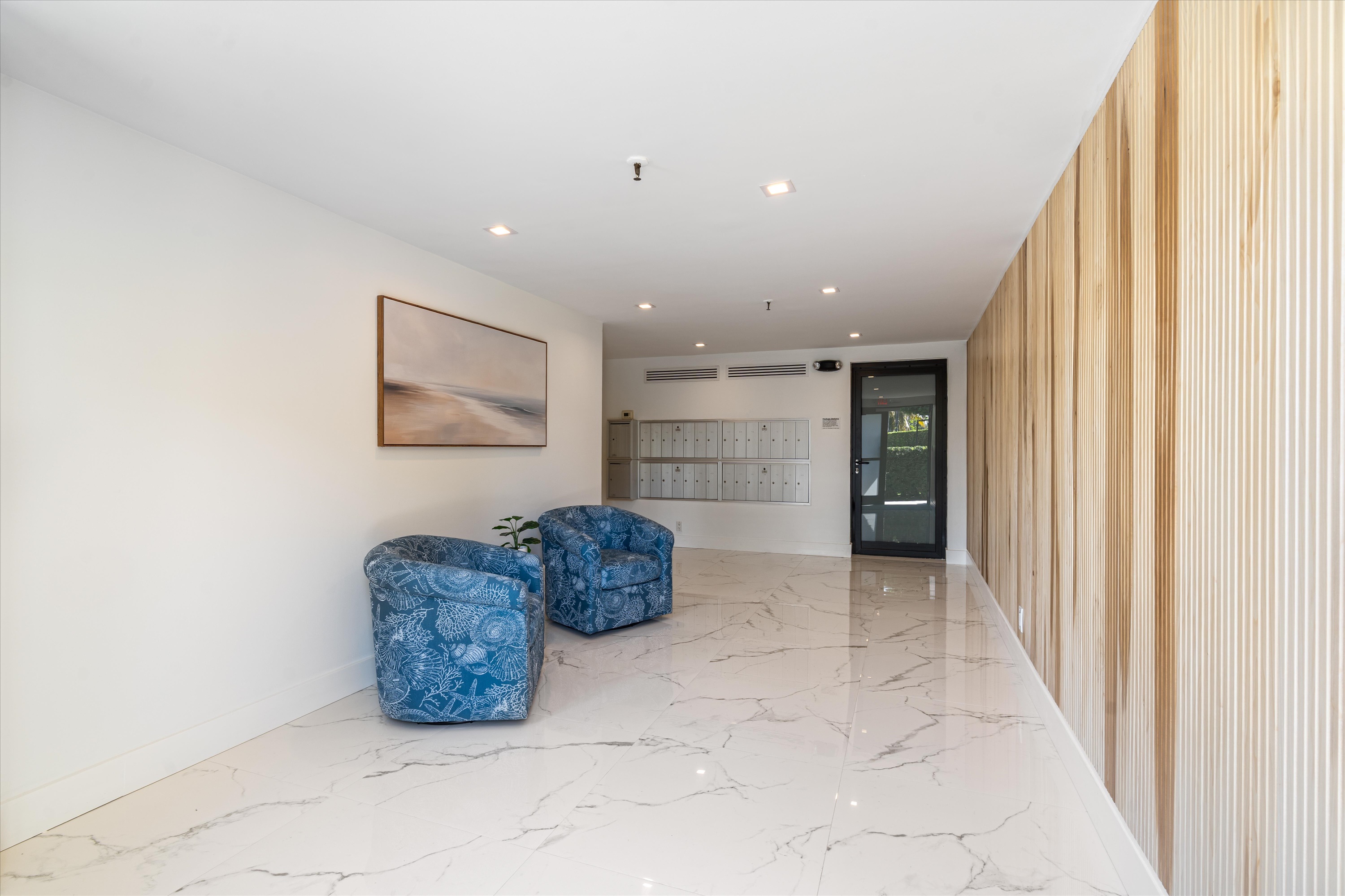 1800 S Ocean Dr #406