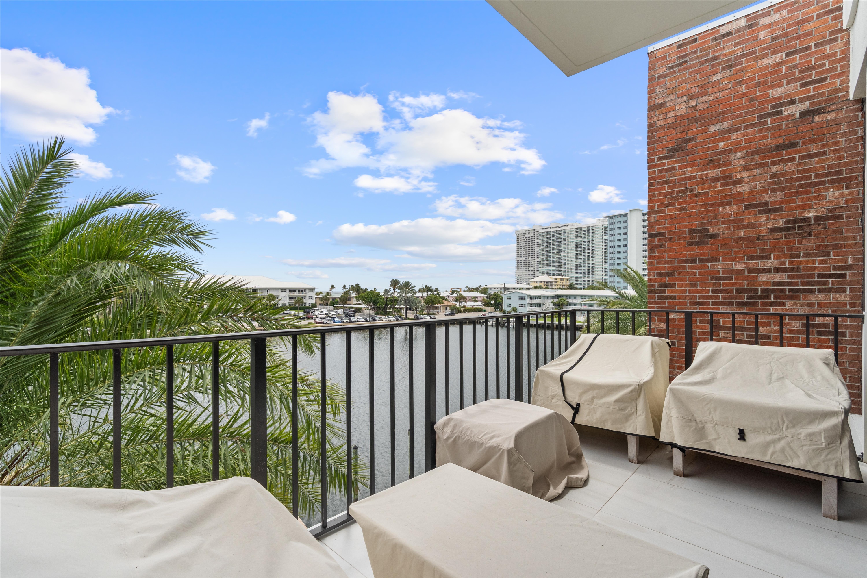 1800 S Ocean Dr #406