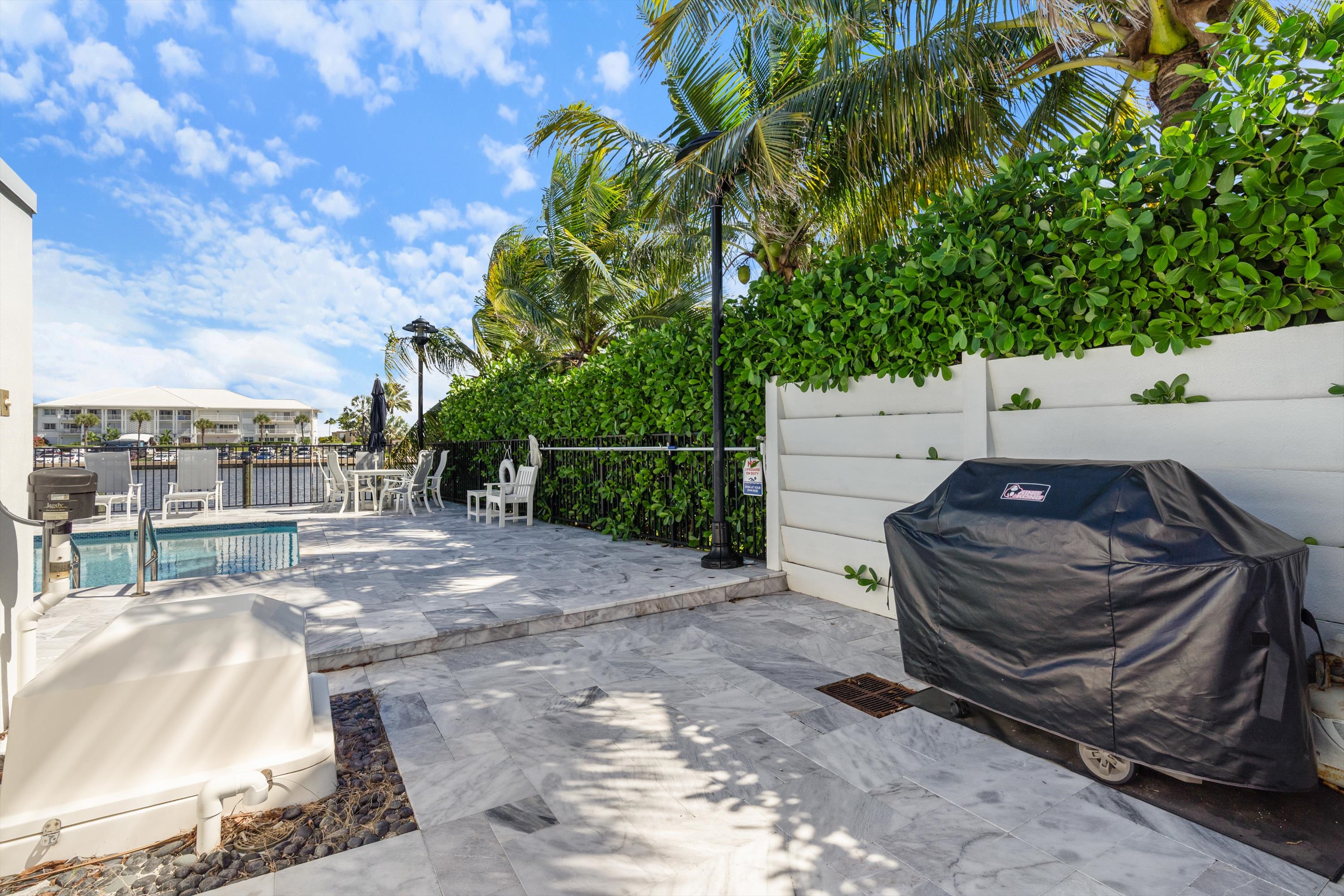 1800 S Ocean Dr #406