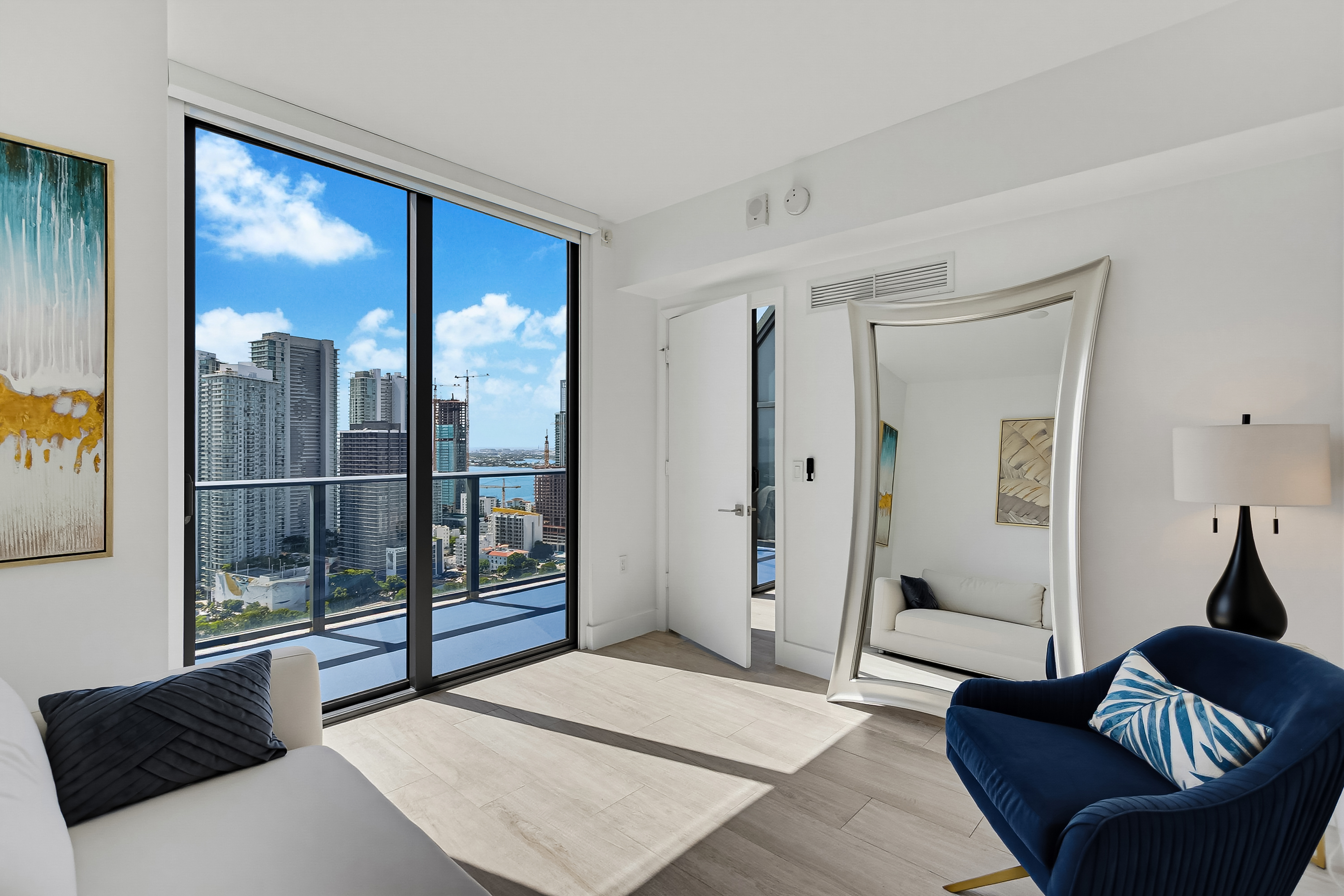 121 NE 34th St Unit# PH3206